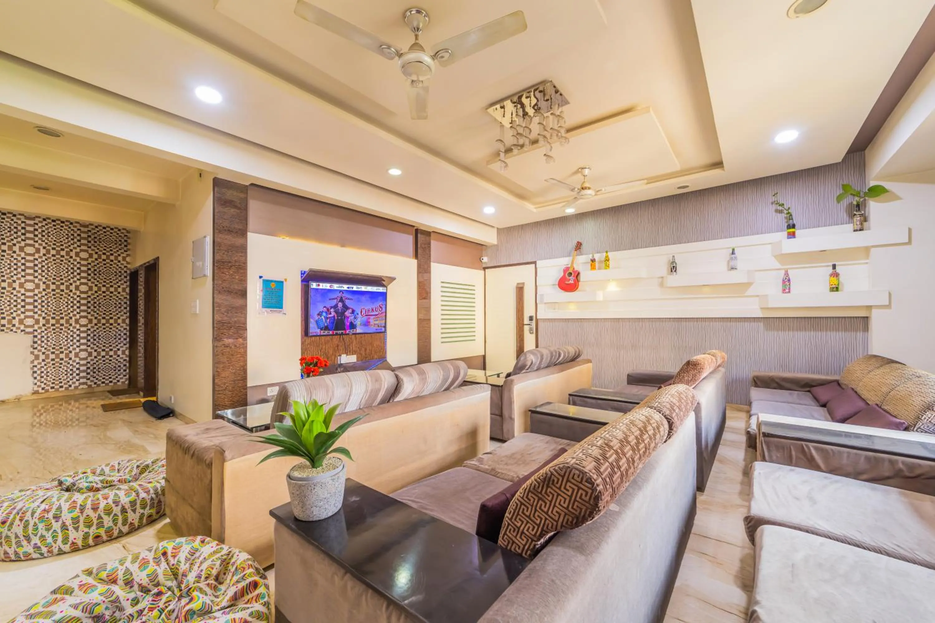 Seating area in Coliwo Deux - Chandan Nagar