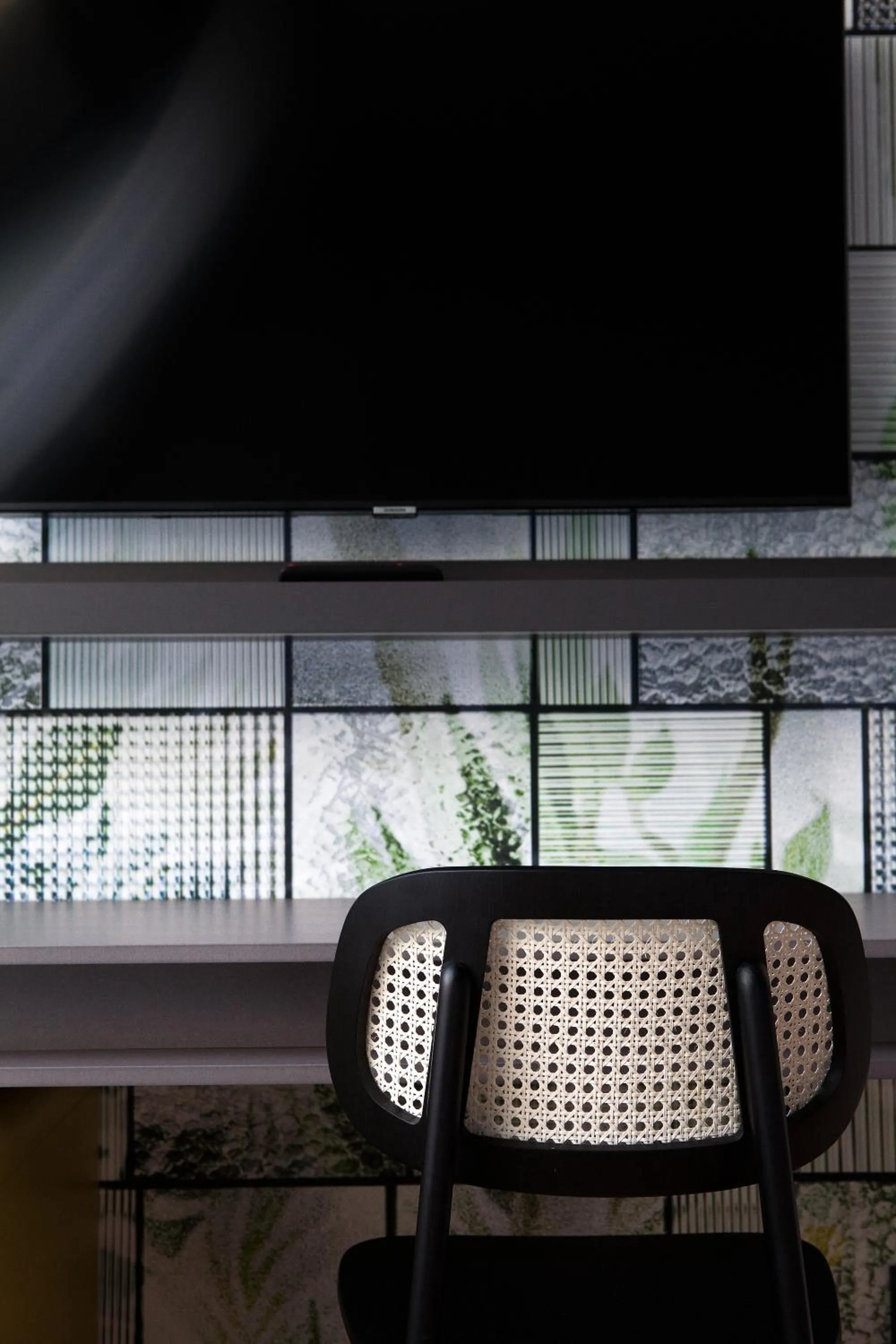 TV and multimedia in Hotel Indigo Vienna - Naschmarkt by IHG