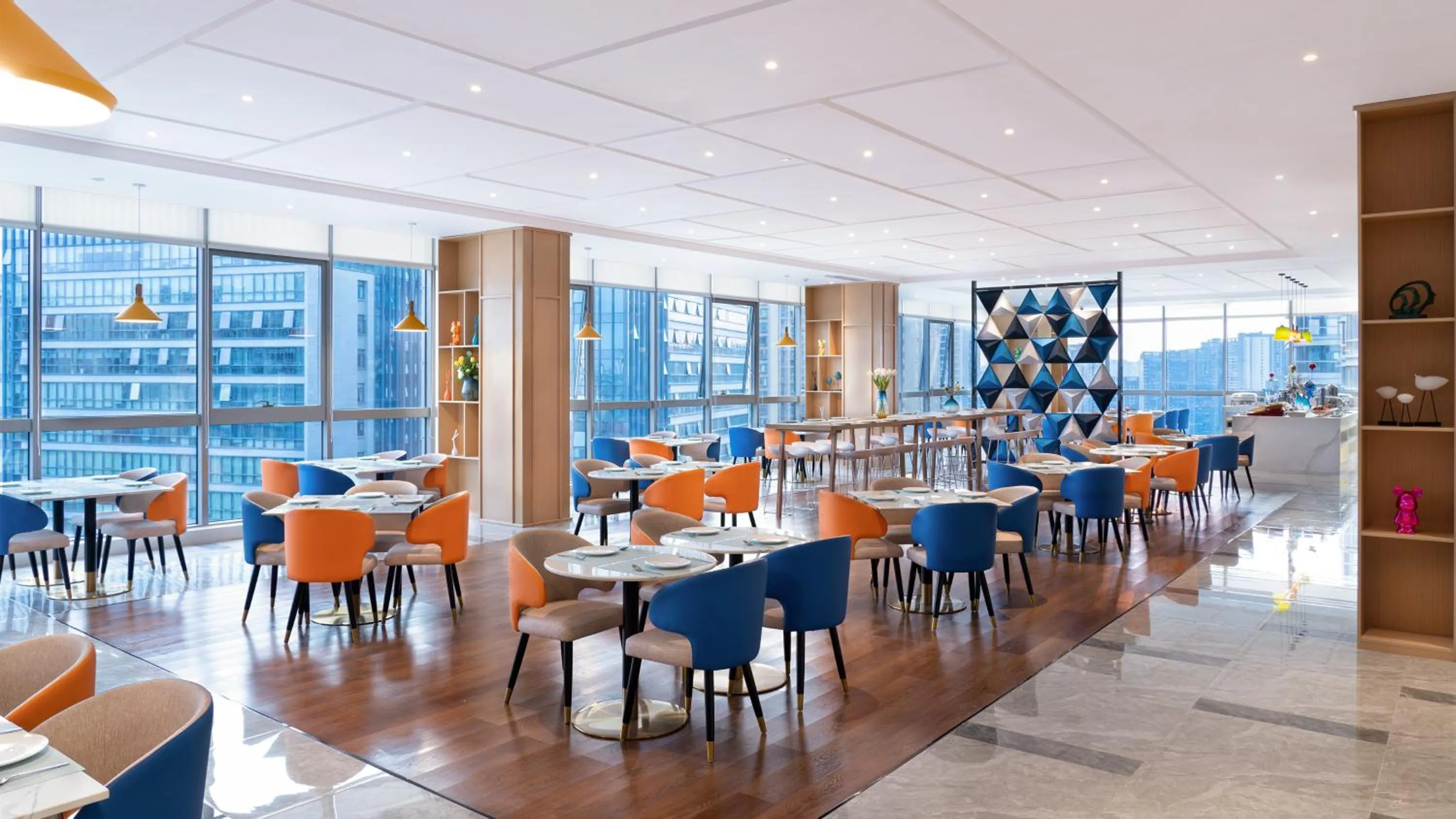 Restaurant/places to eat in Holiday Inn Express Chengdu High-Tech Zone