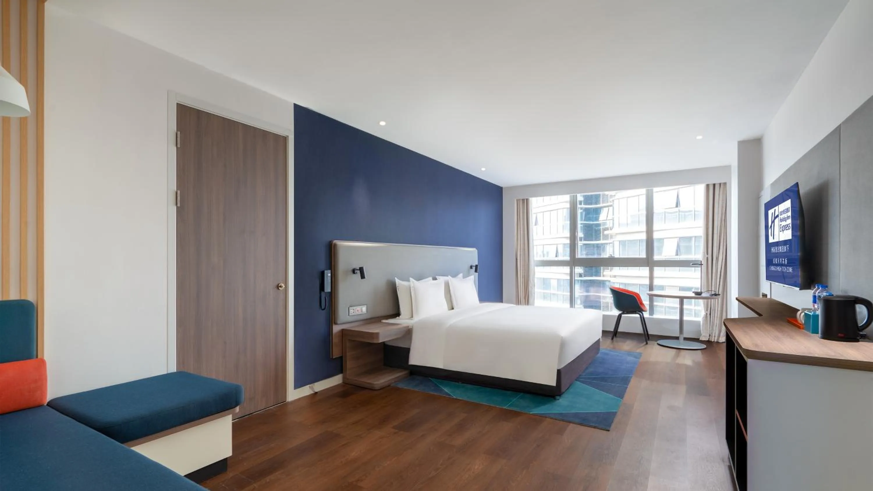 Photo of the whole room, Bed in Holiday Inn Express Chengdu High-Tech Zone