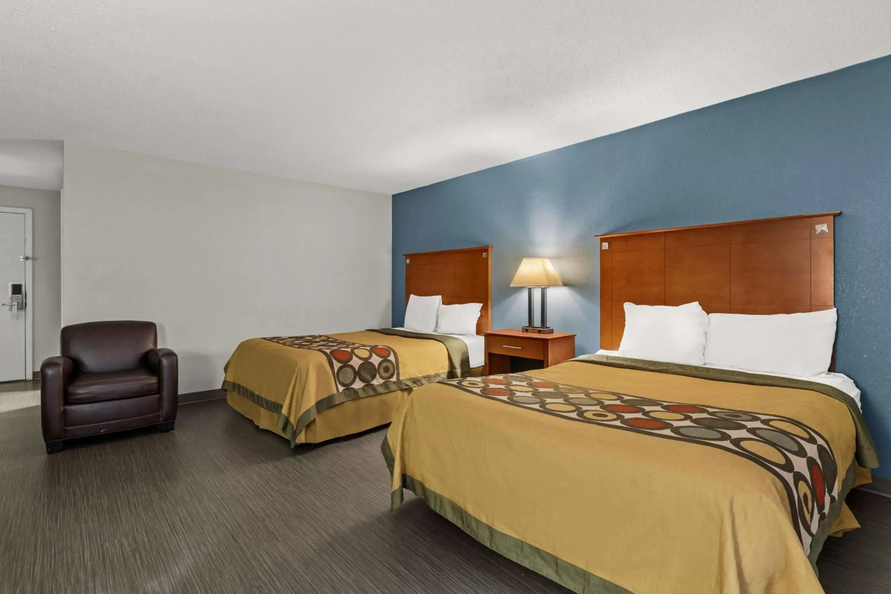 2 Double Beds Non Smoking in Americas Best Value Inn Carlisle 2 Double Beds Non Smoking in Americas Best Value Inn Carlisle