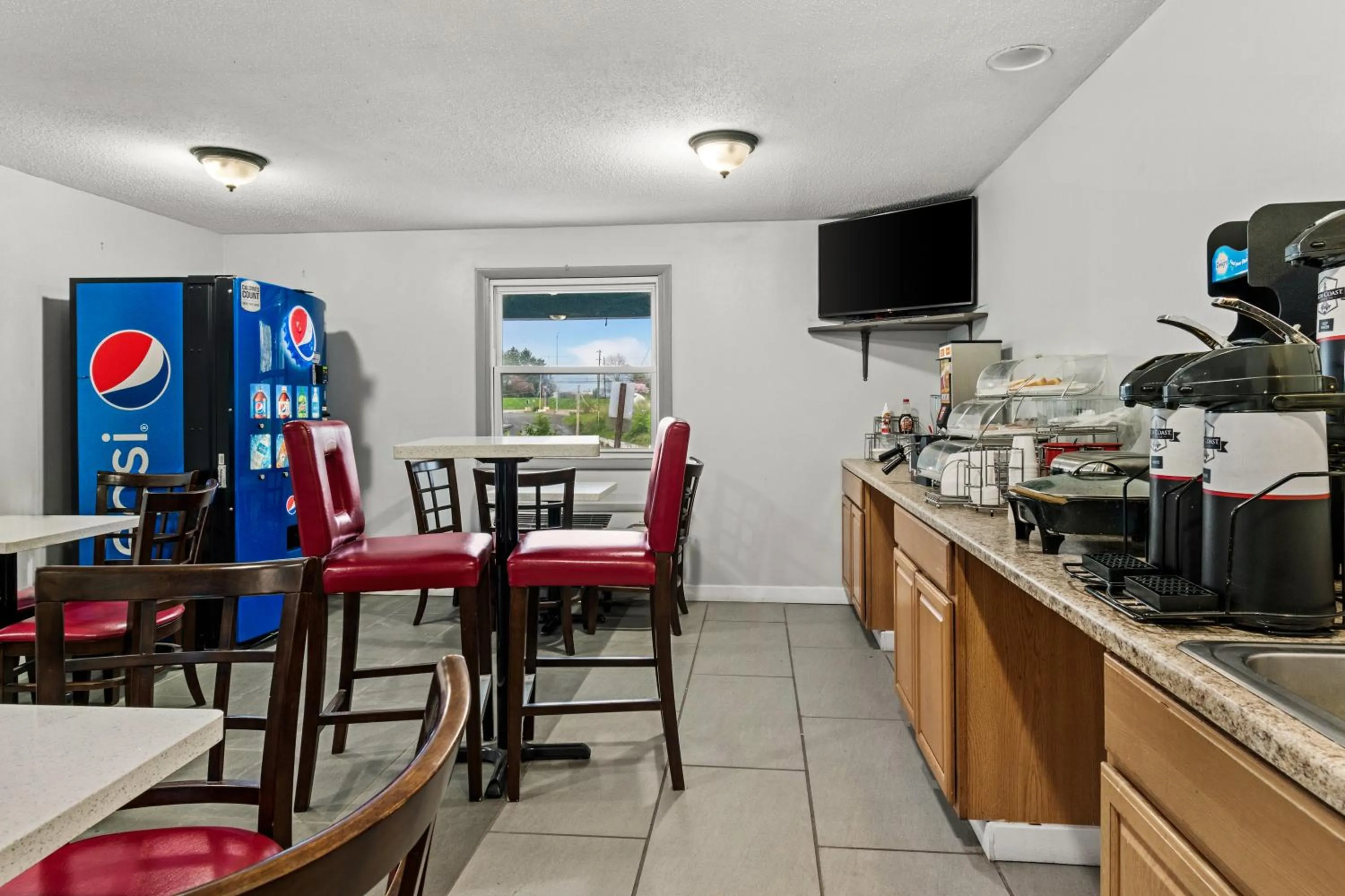 Breakfast in Americas Best Value Inn Carlisle