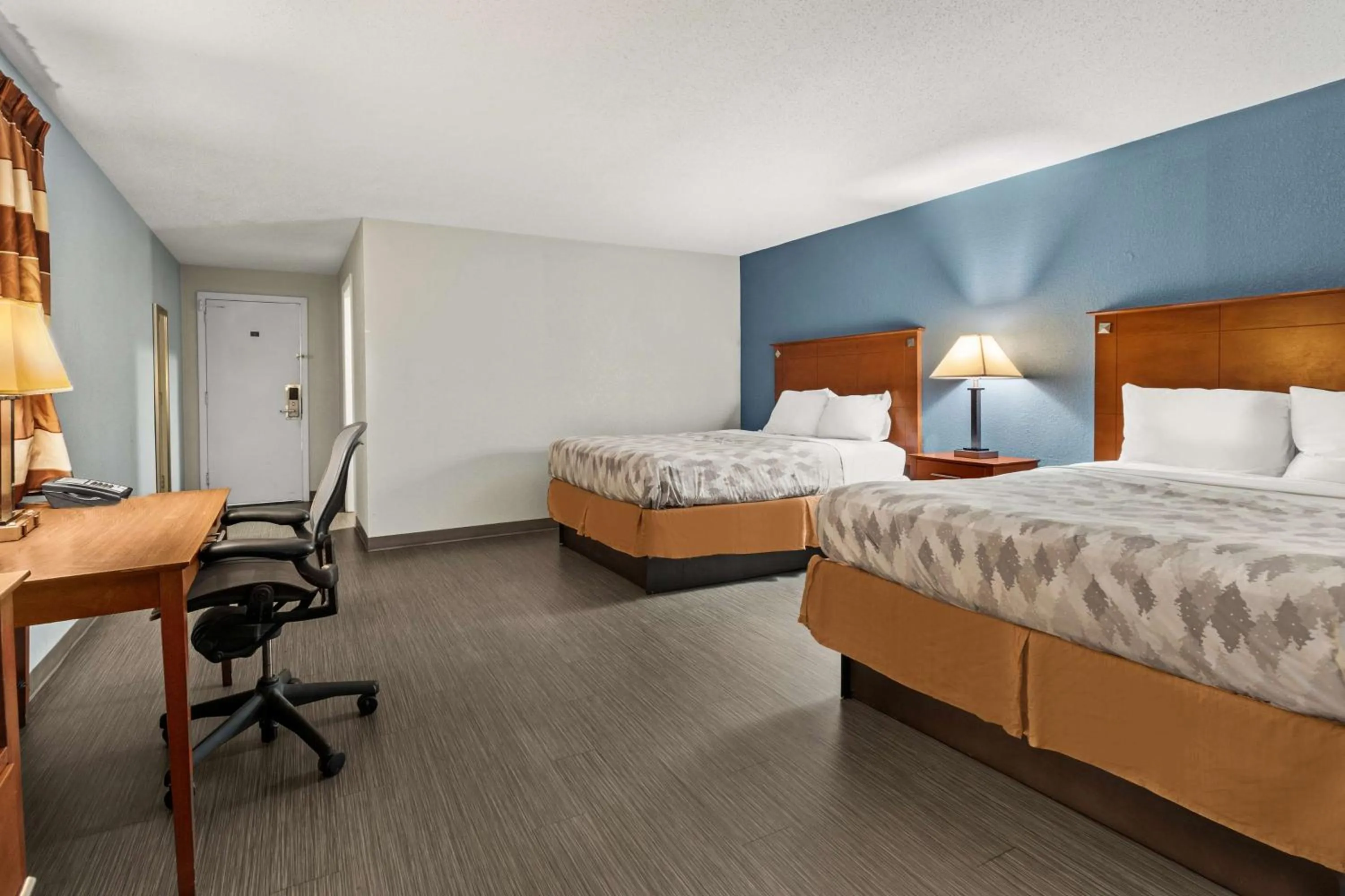 Bedroom, Bed in Americas Best Value Inn Carlisle