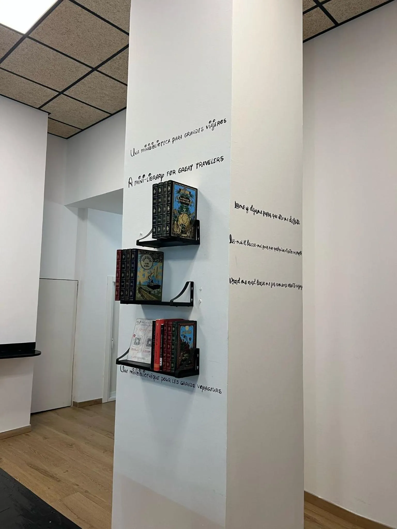 Decorative detail in Beach & Arts Hostel Valencia