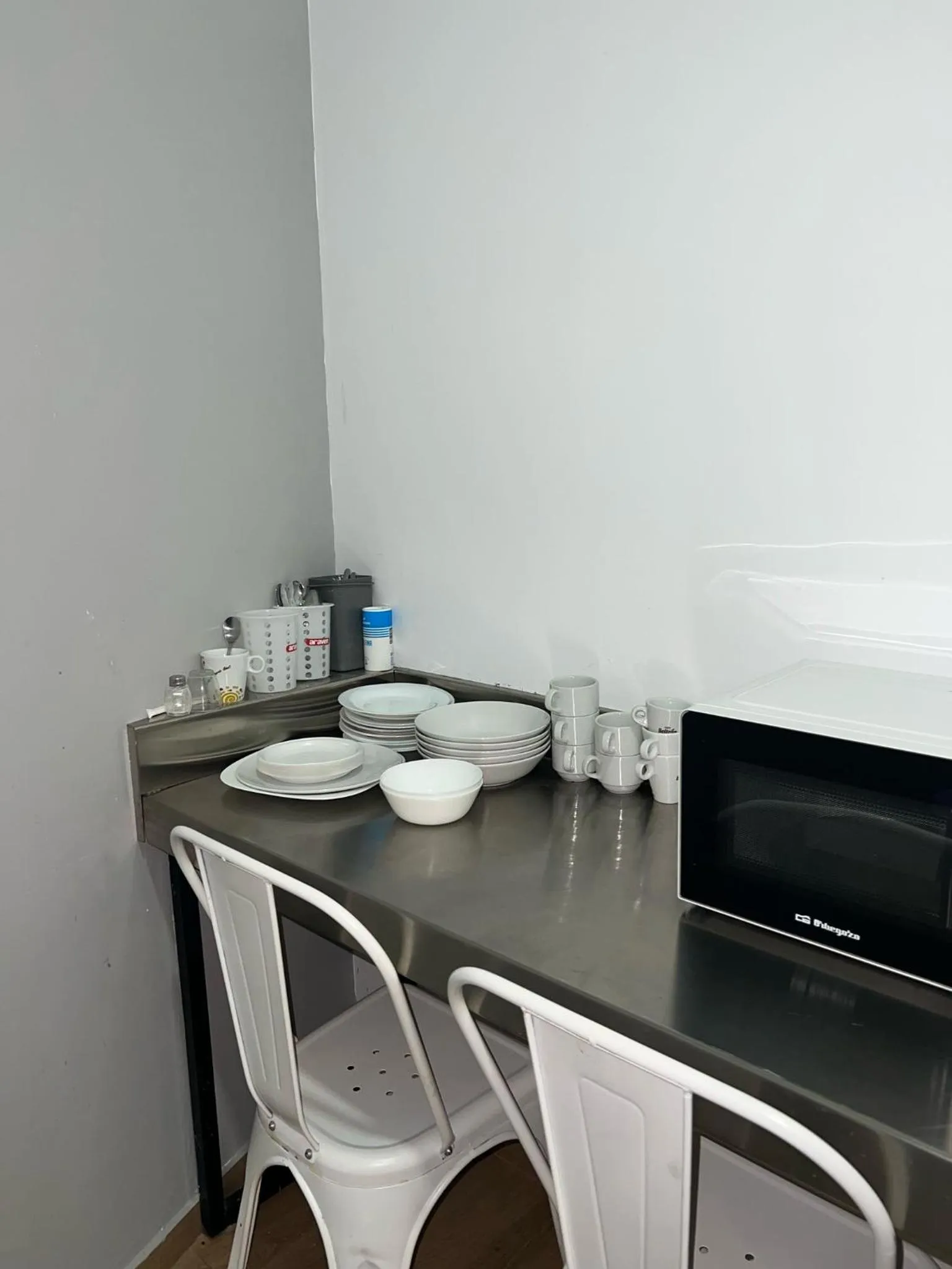 Kitchen or kitchenette in Beach & Arts Hostel Valencia