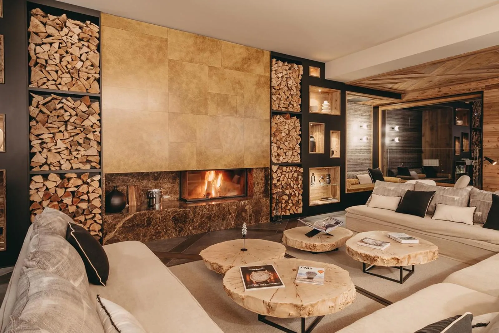 Living room in Eringer Hotel