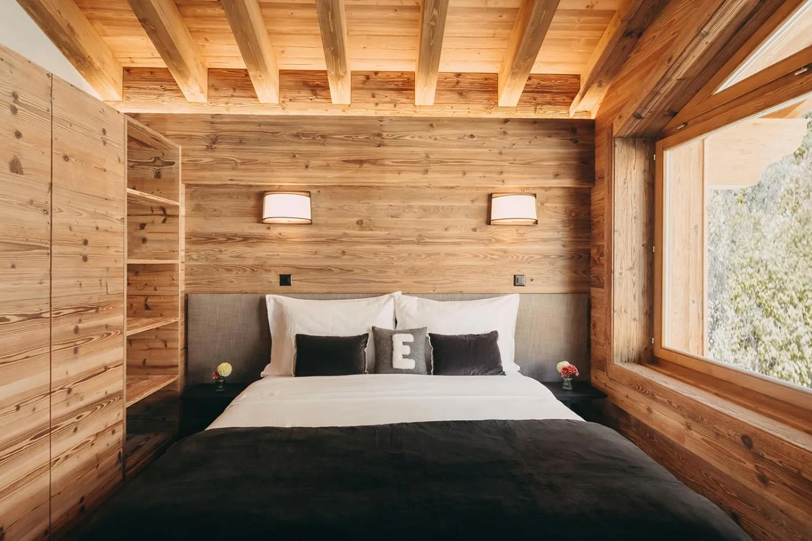 Bed in Eringer Hotel