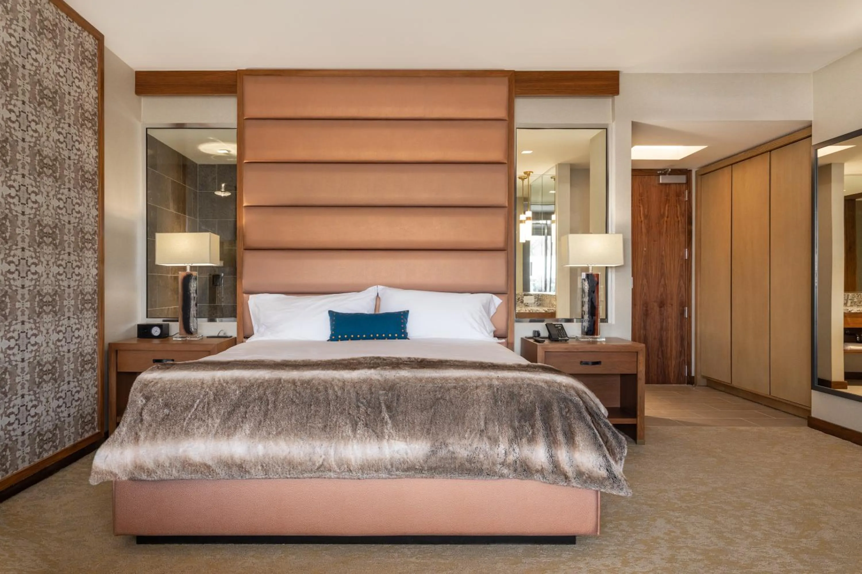 Bedroom, Bed in Drey Hotel