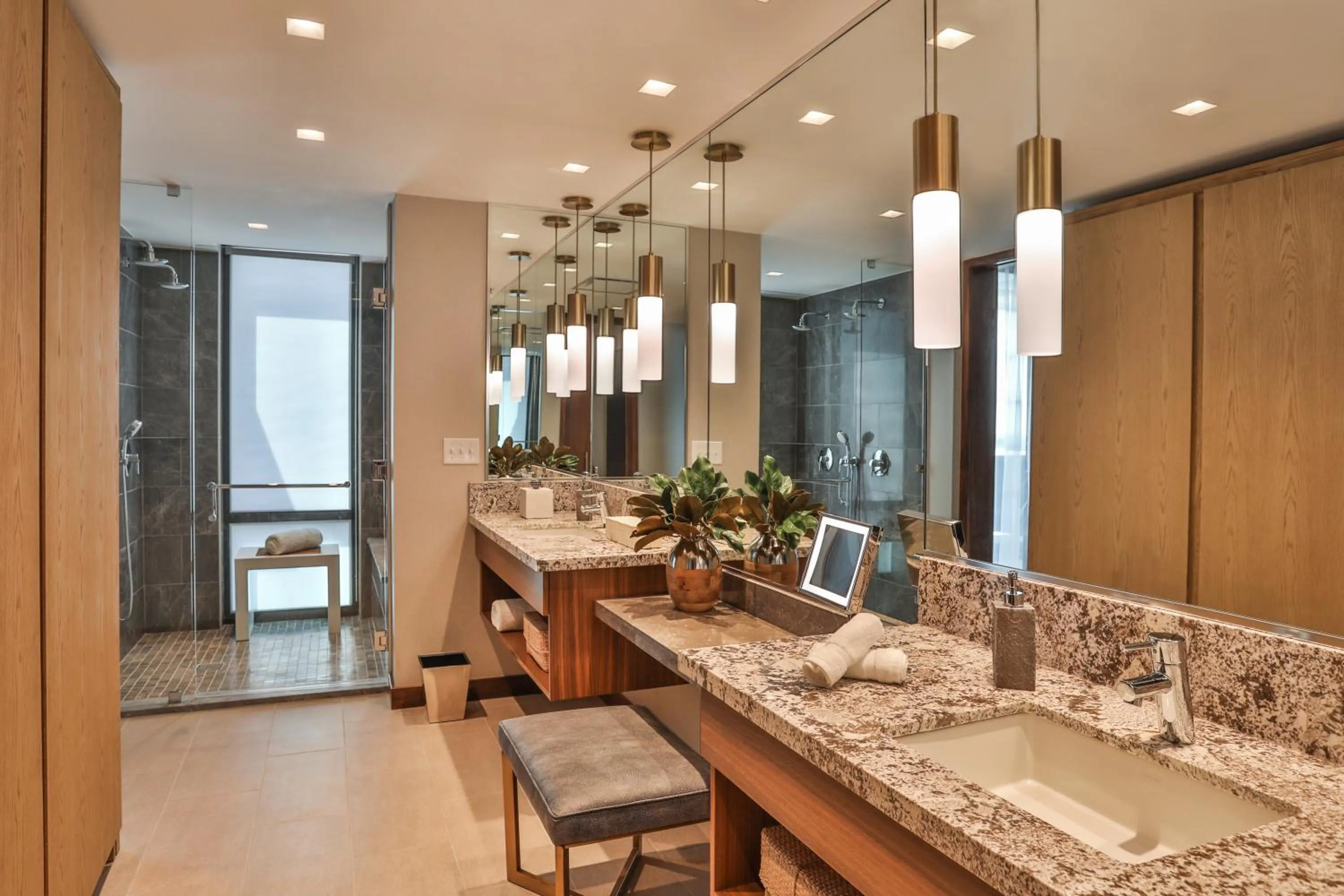 Shower in Drey Hotel