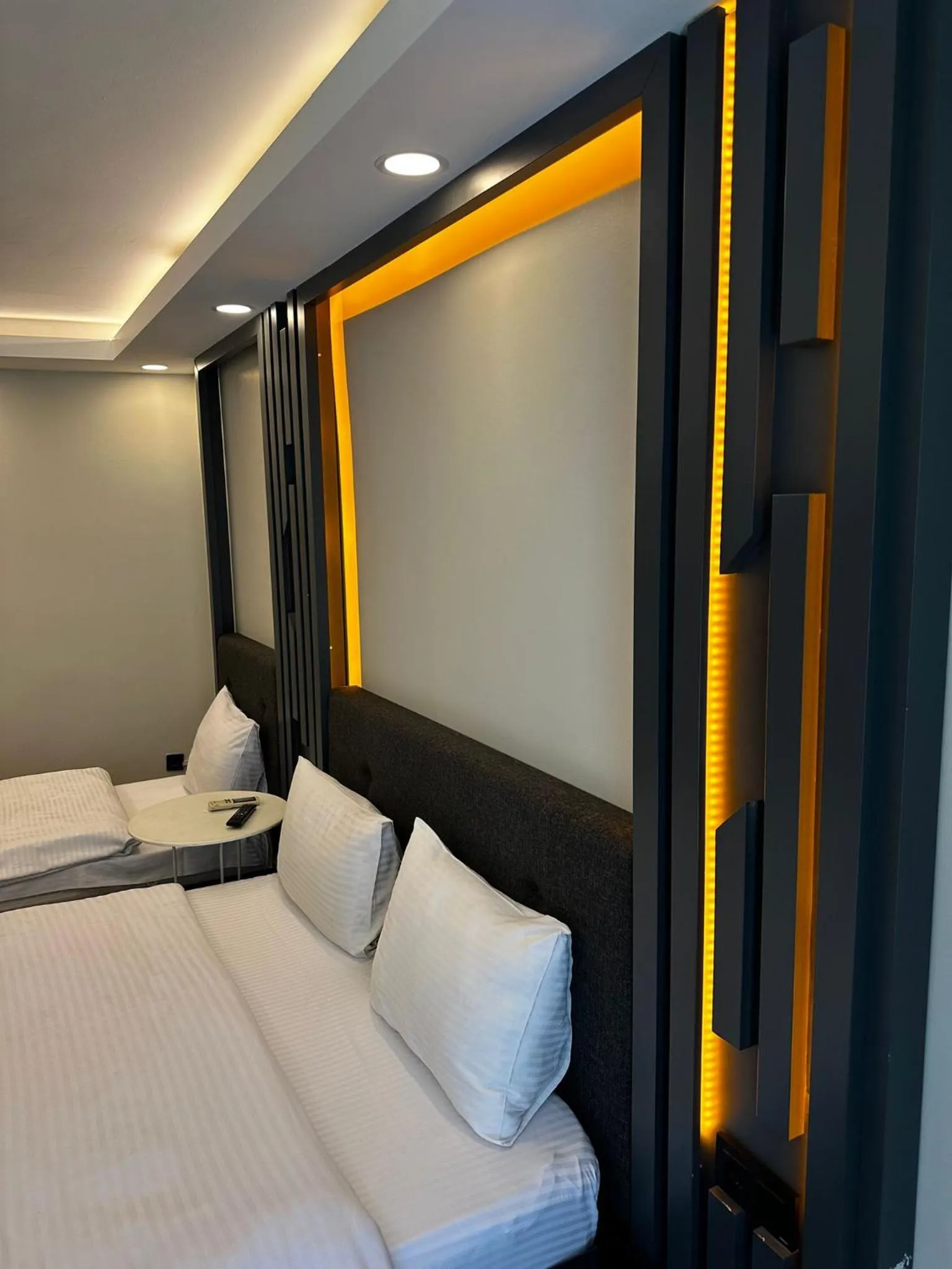 Bed in Istanbul Taksim Galata Tower King Suites and Hotel