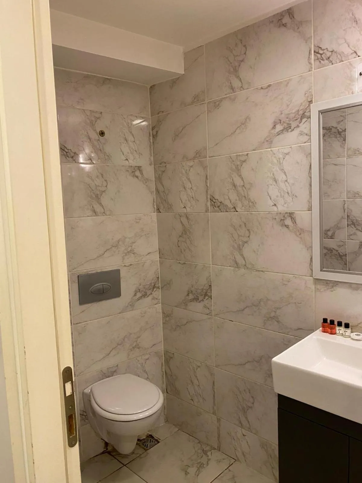 Shower in Istanbul Taksim Galata Tower King Suites and Hotel