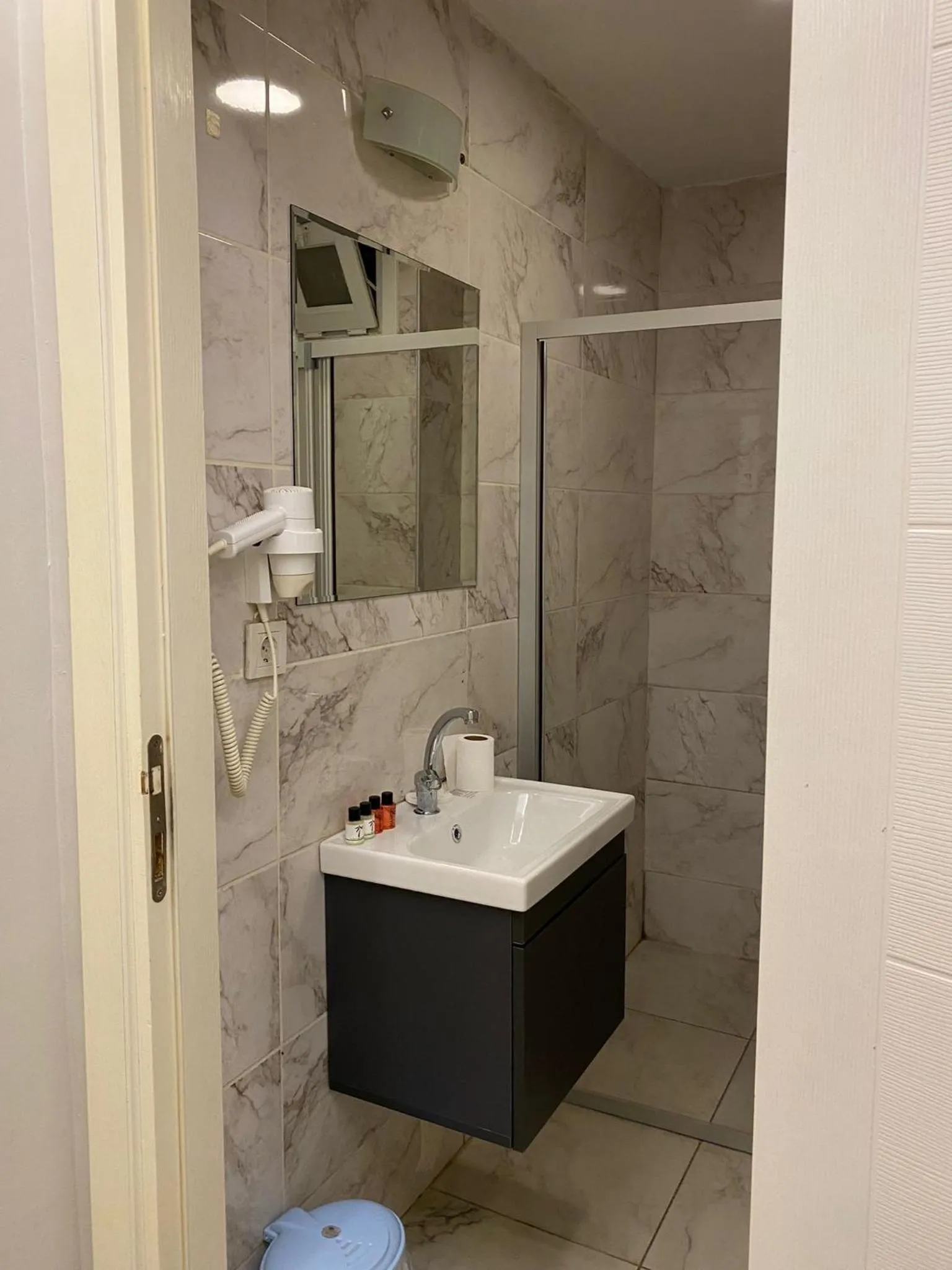 Shower in Istanbul Taksim Galata Tower King Suites and Hotel