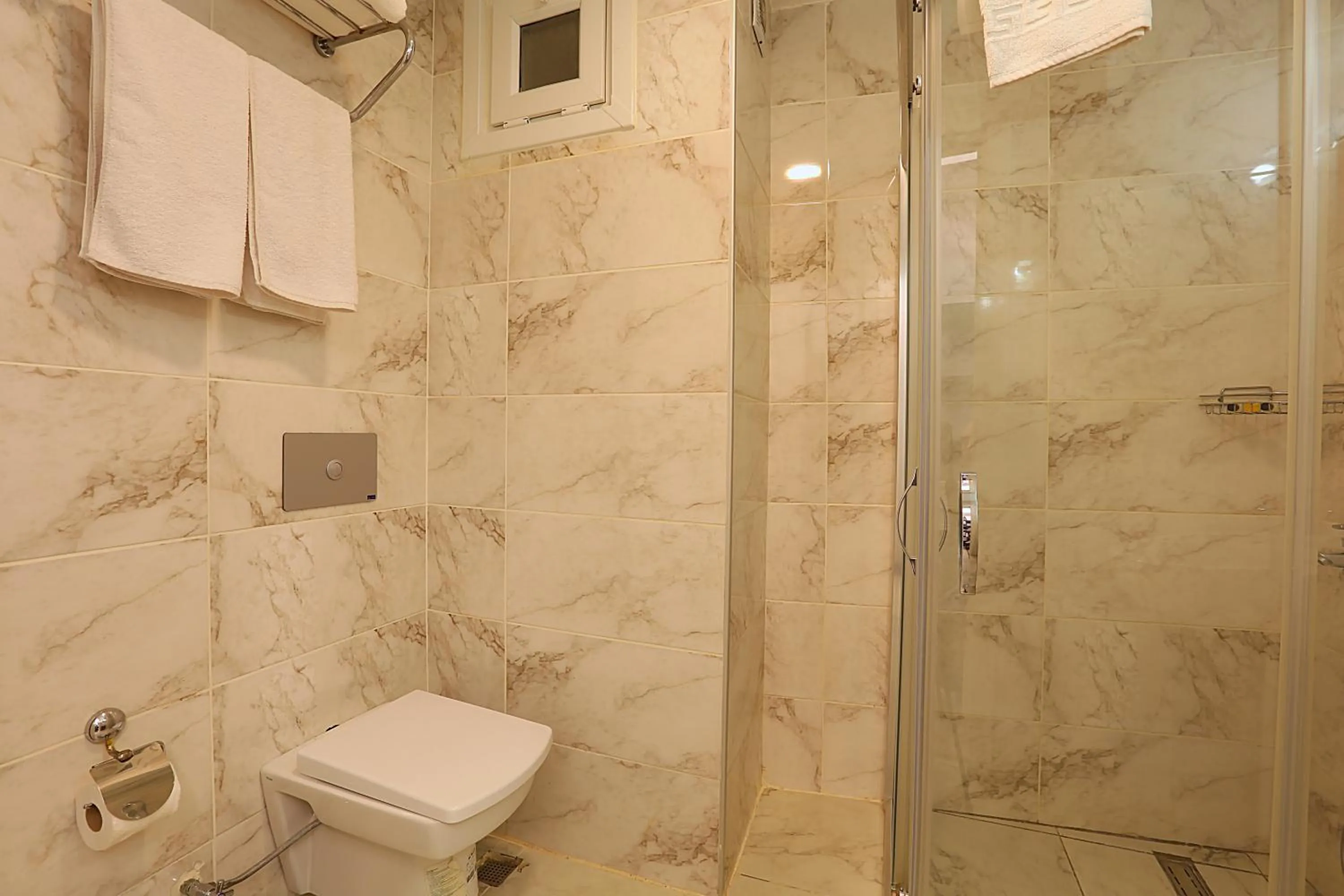 Toilet in Istanbul Taksim Galata Tower King Suites and Hotel