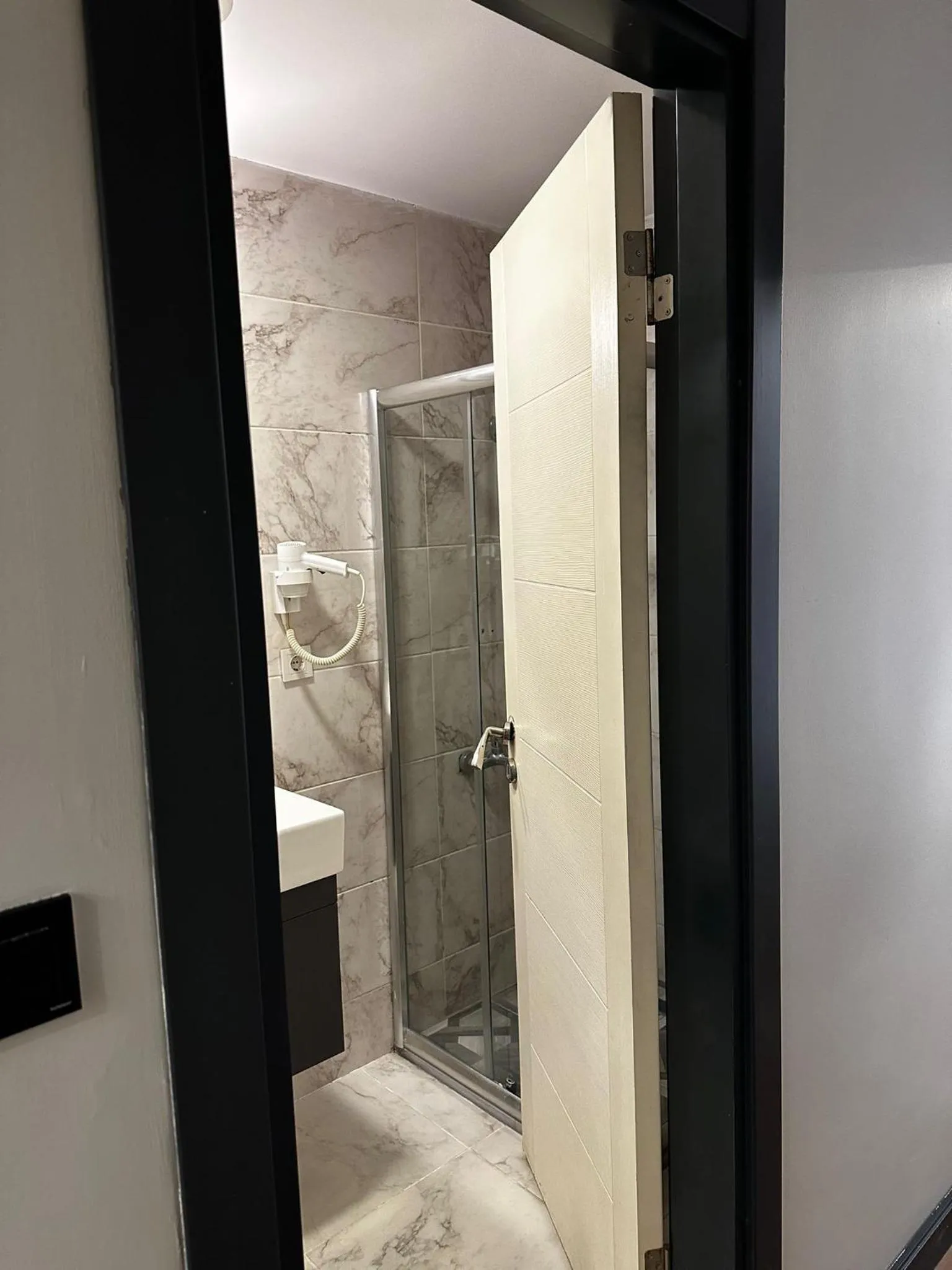 Shower in Istanbul Taksim Galata Tower King Suites and Hotel