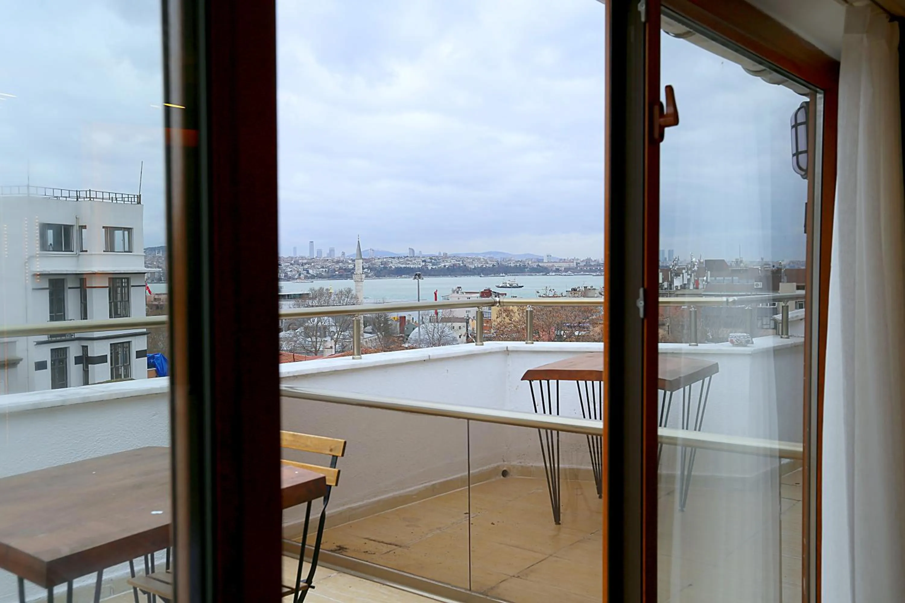 Patio in Istanbul Taksim Galata Tower King Suites and Hotel