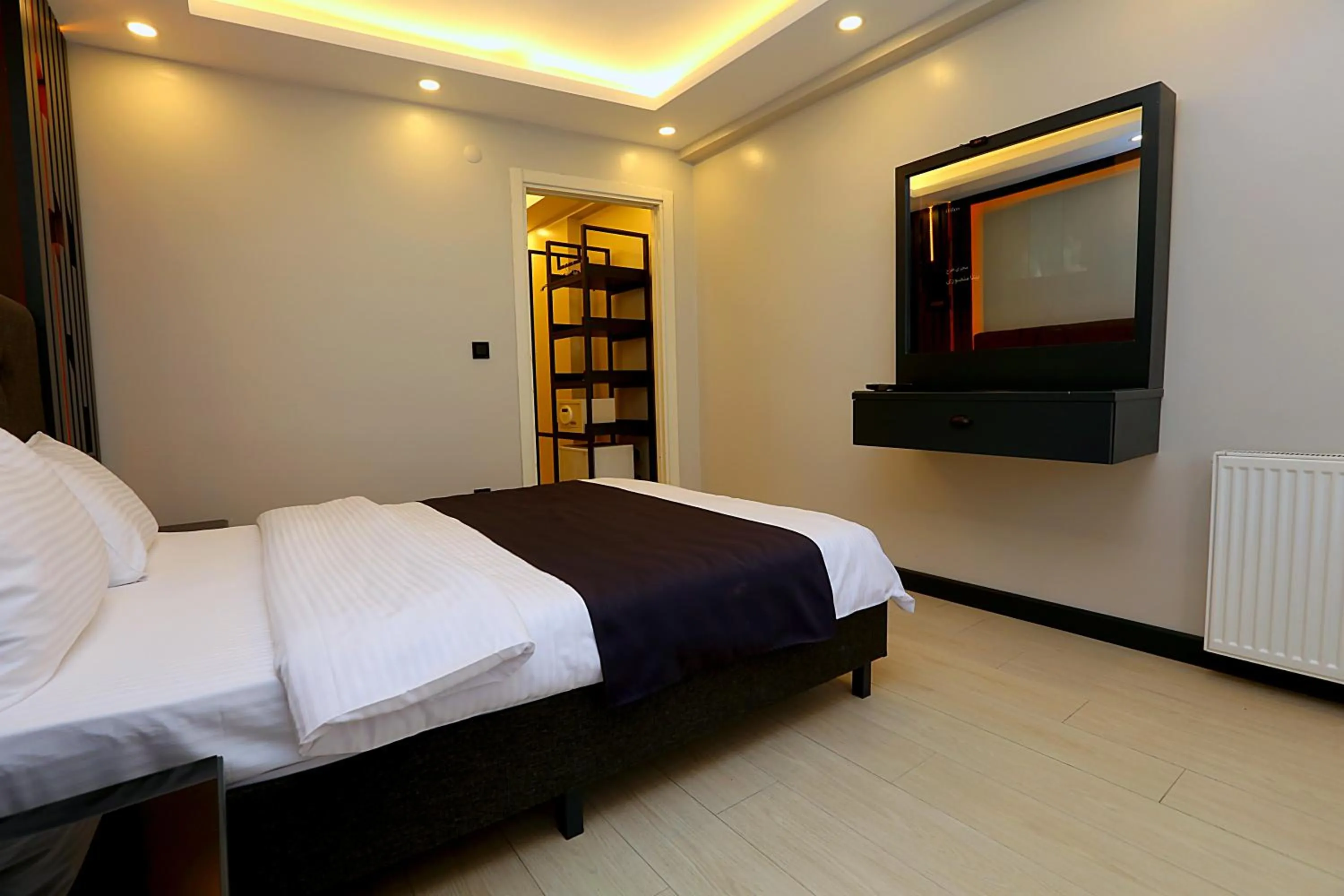 Bed in Istanbul Taksim Galata Tower King Suites and Hotel