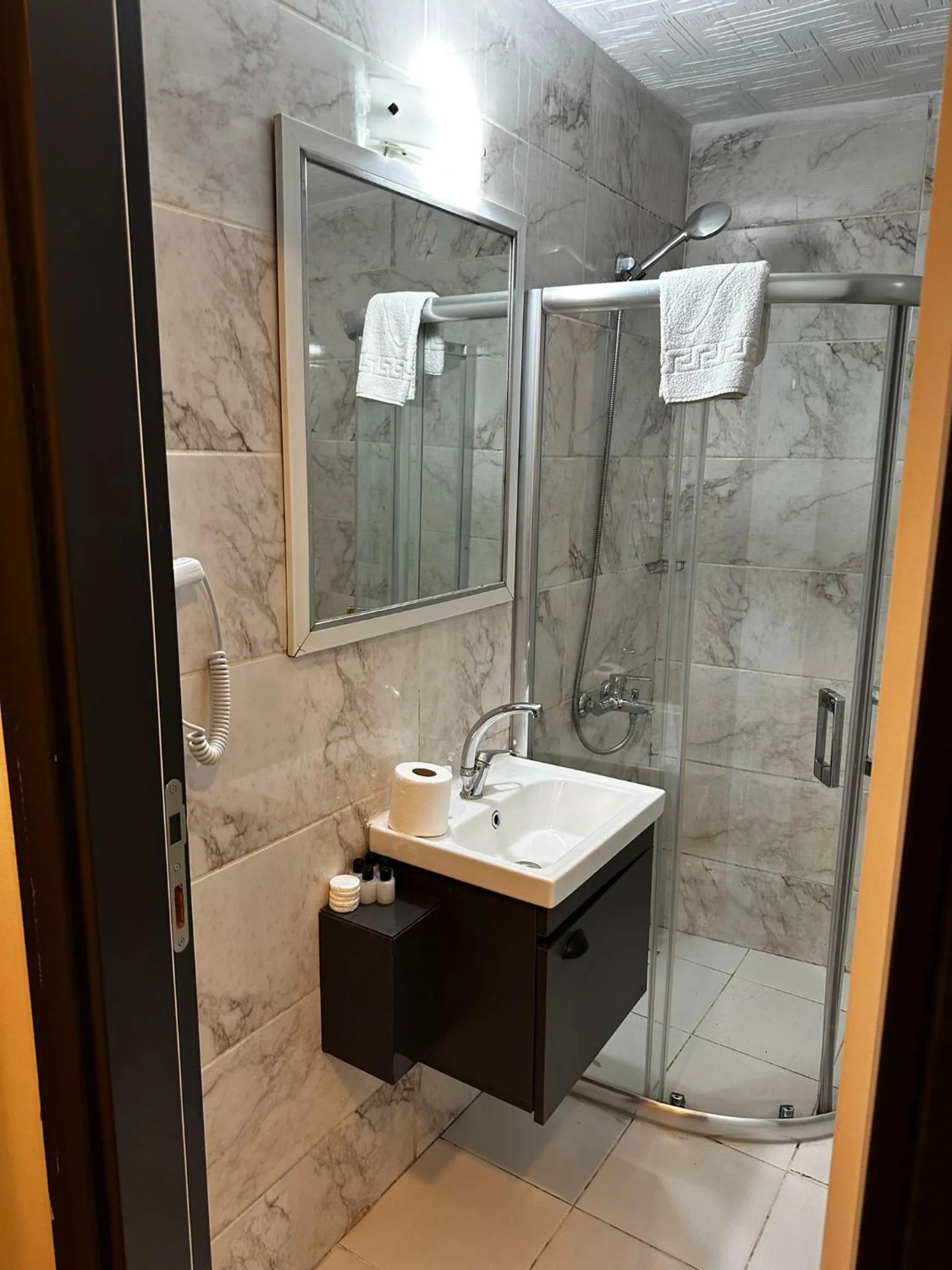 Shower in Istanbul Taksim Galata Tower King Suites and Hotel