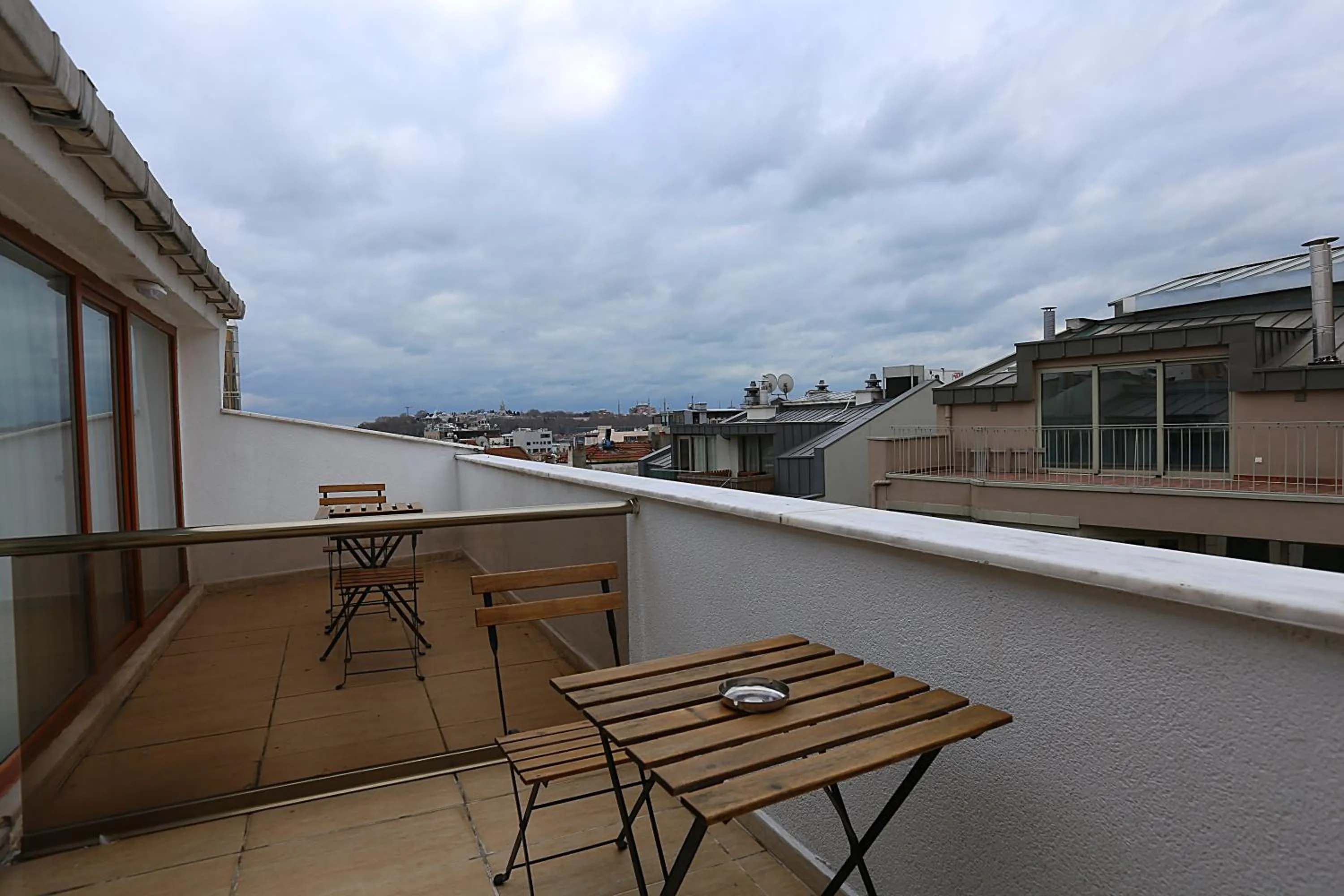 Property building in Istanbul Taksim Galata Tower King Suites and Hotel