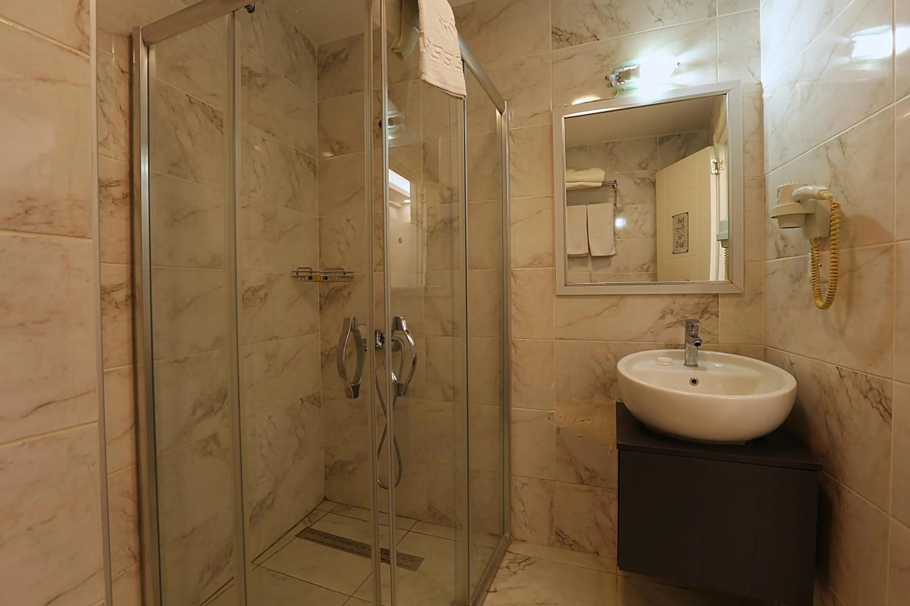 Bathroom in Istanbul Taksim Galata Tower King Suites and Hotel