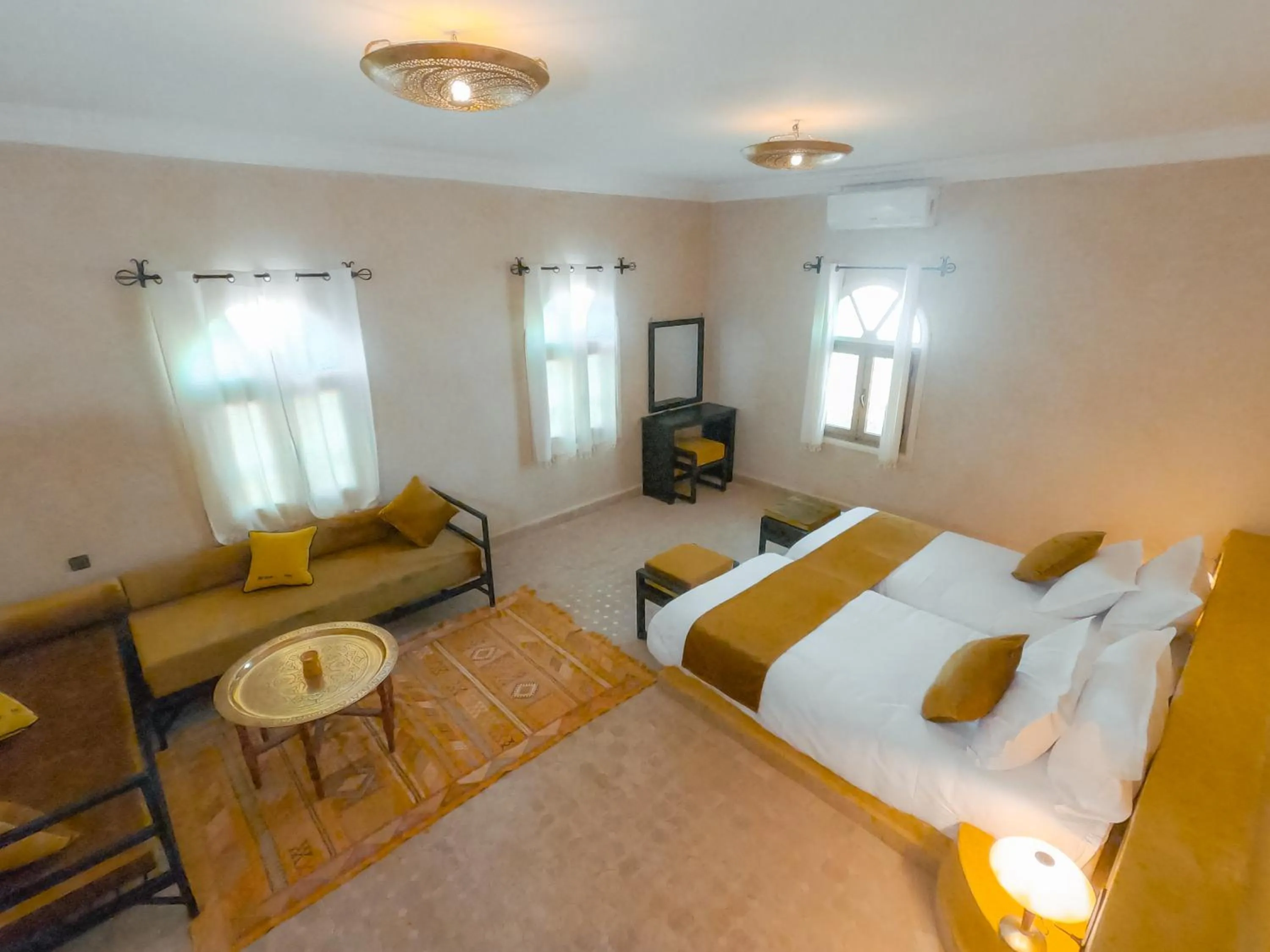 Photo of the whole room, Bed in Dar Morocco