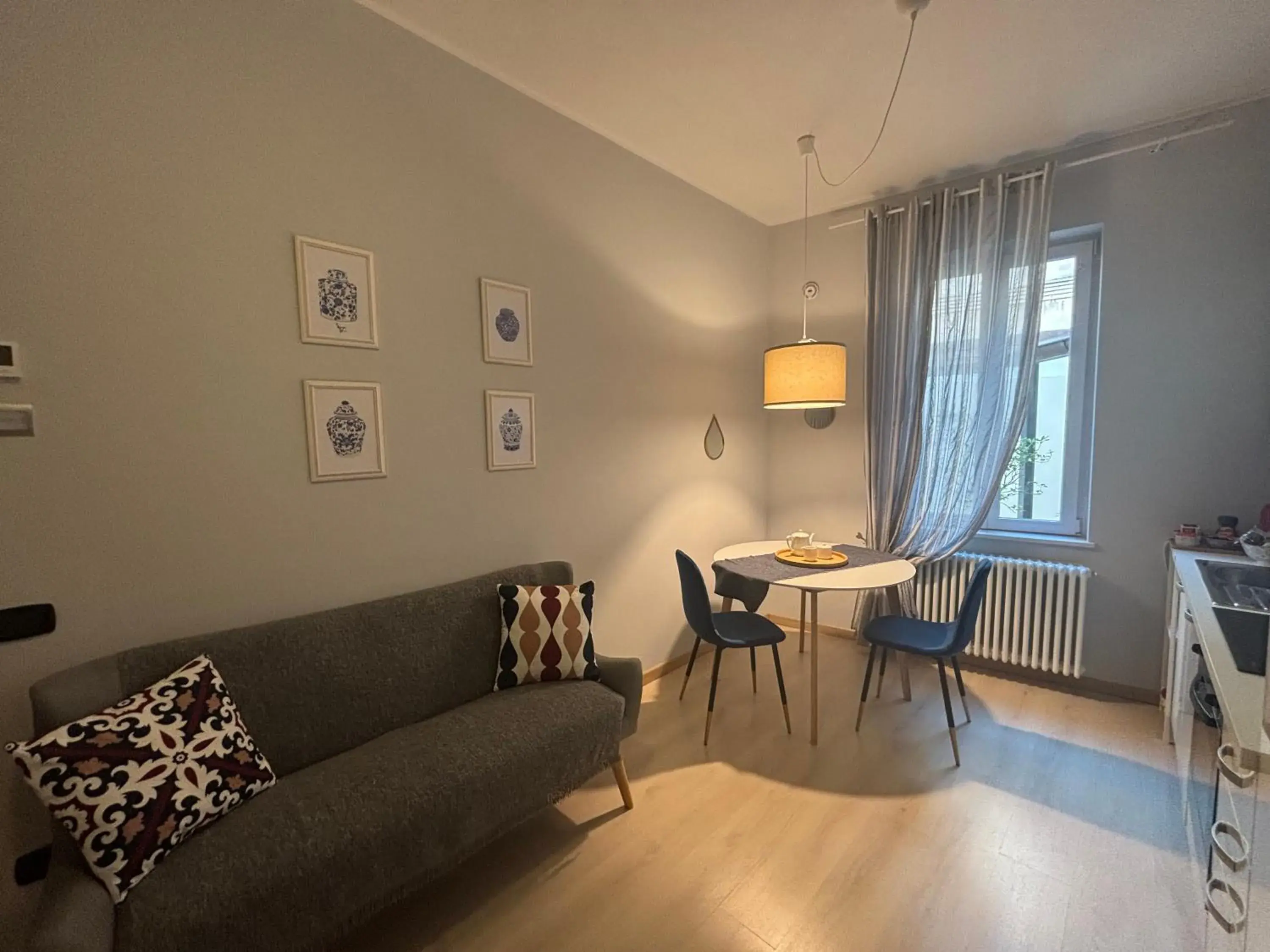 Double Room in Apartments via Roma Double Room in Apartments via Roma