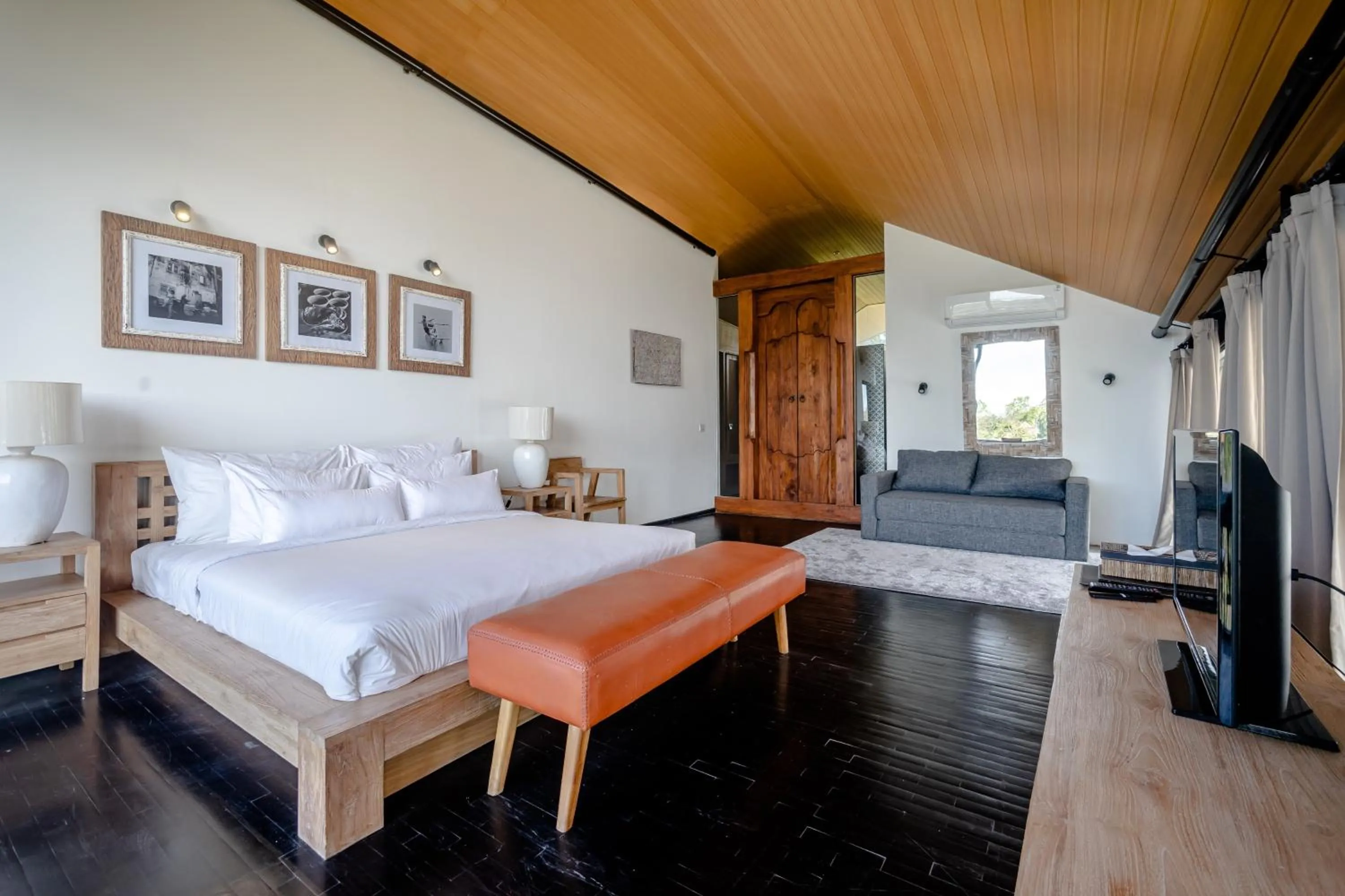 Bedroom, Bed in Gioheven Villa