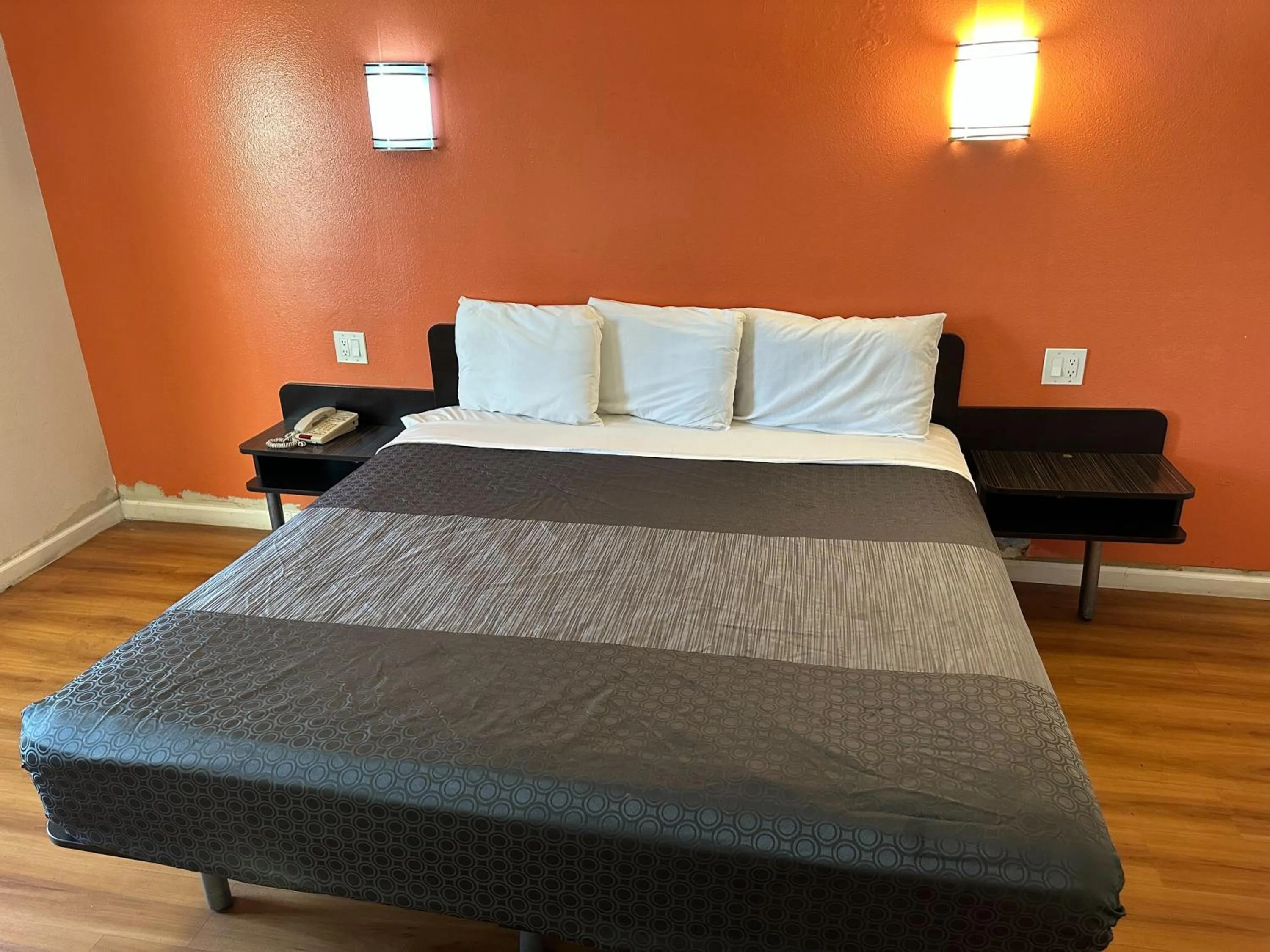 Bed in Beachside Inn