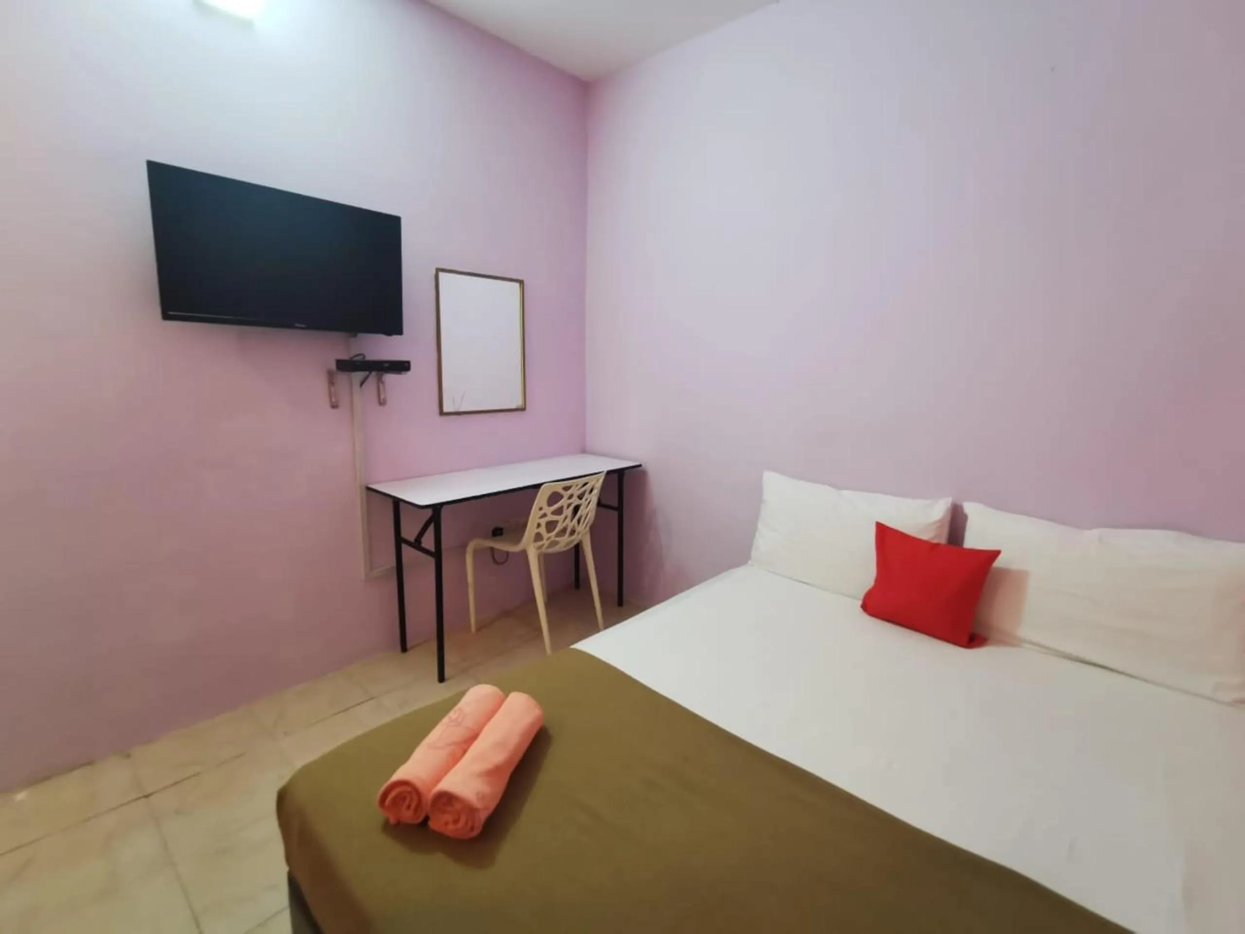 Bedroom, Bed in Hotel O My Seven Days Inn