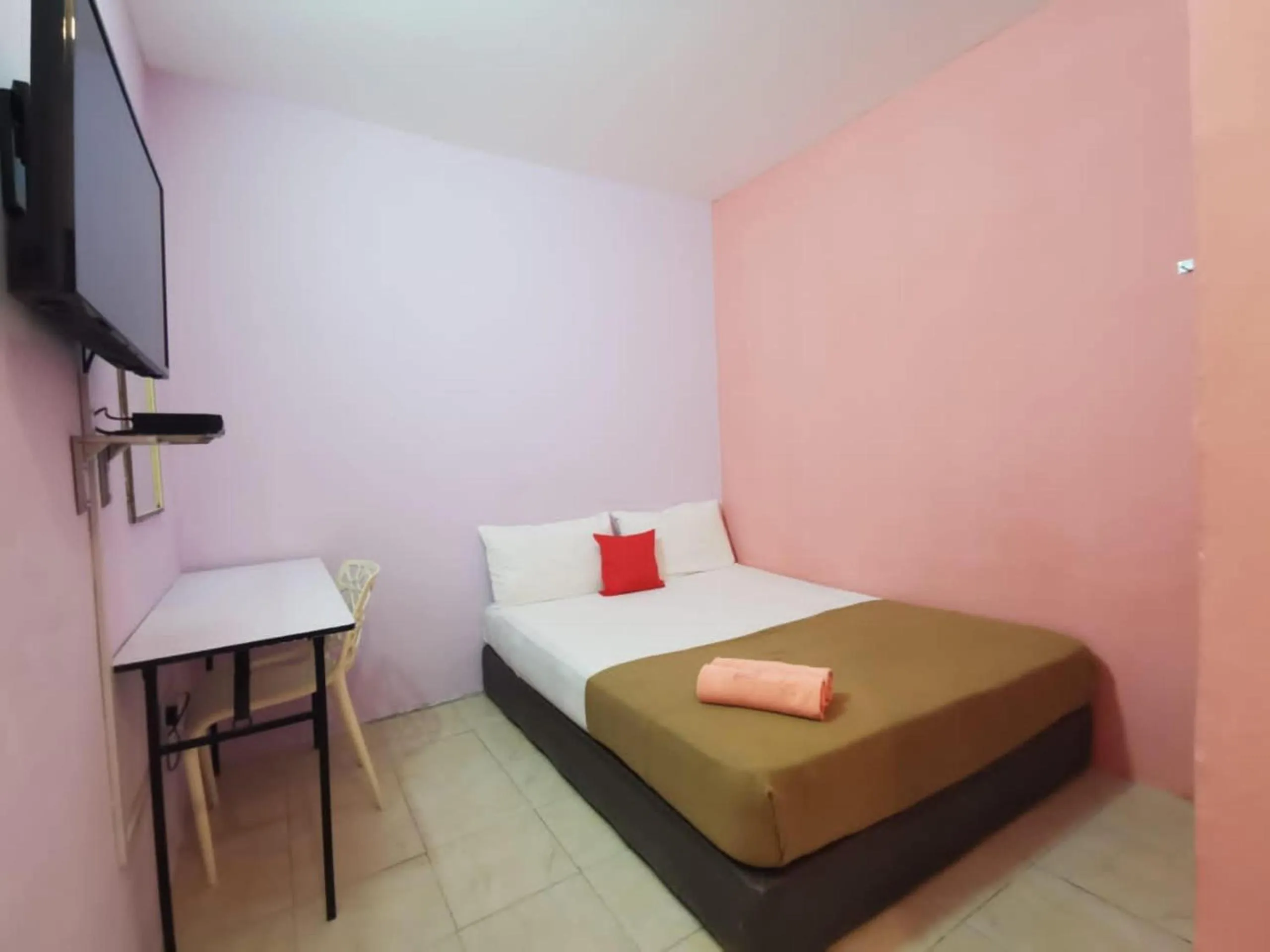 Bedroom, Bed in Hotel O My Seven Days Inn