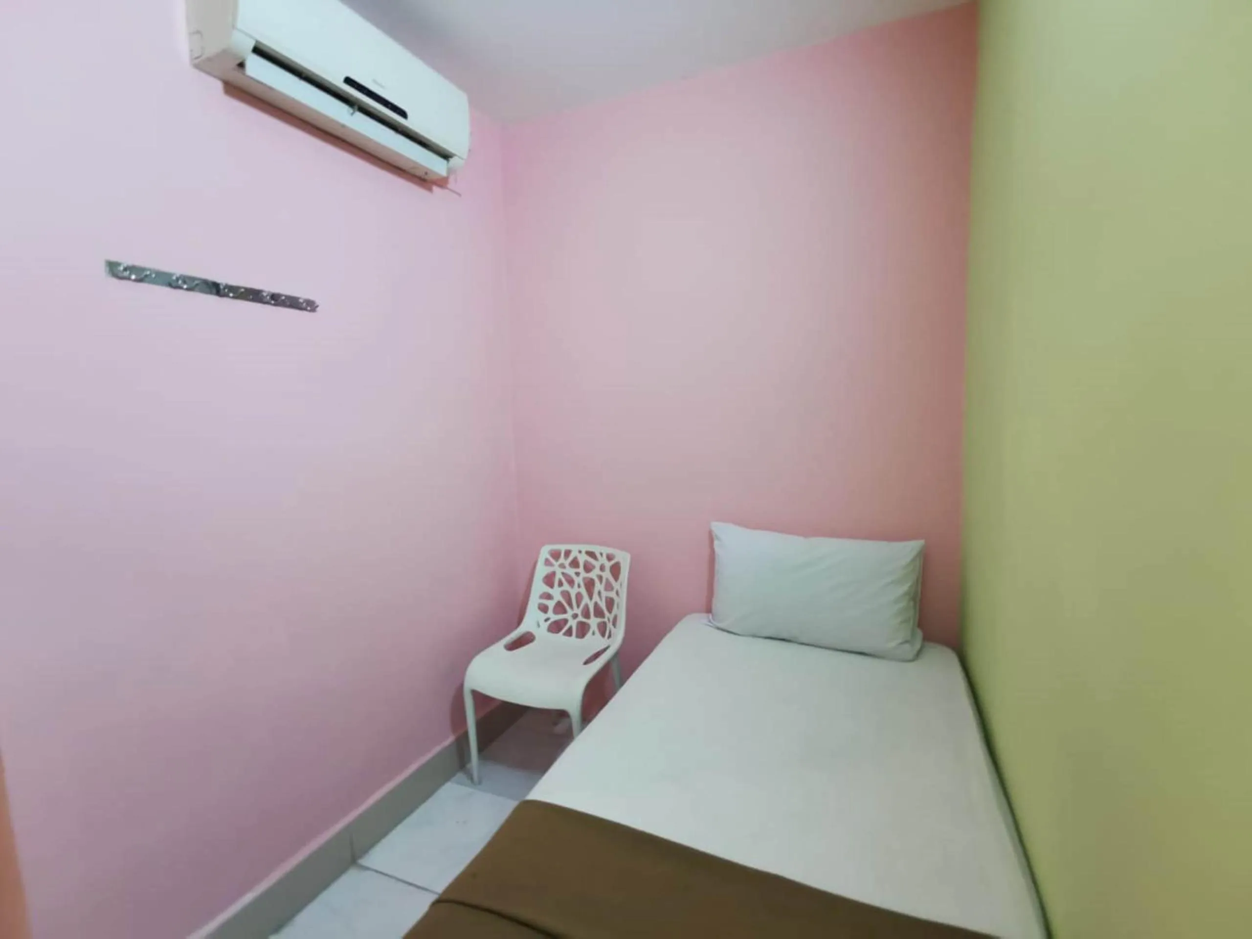 Bedroom, Bed in Hotel O My Seven Days Inn