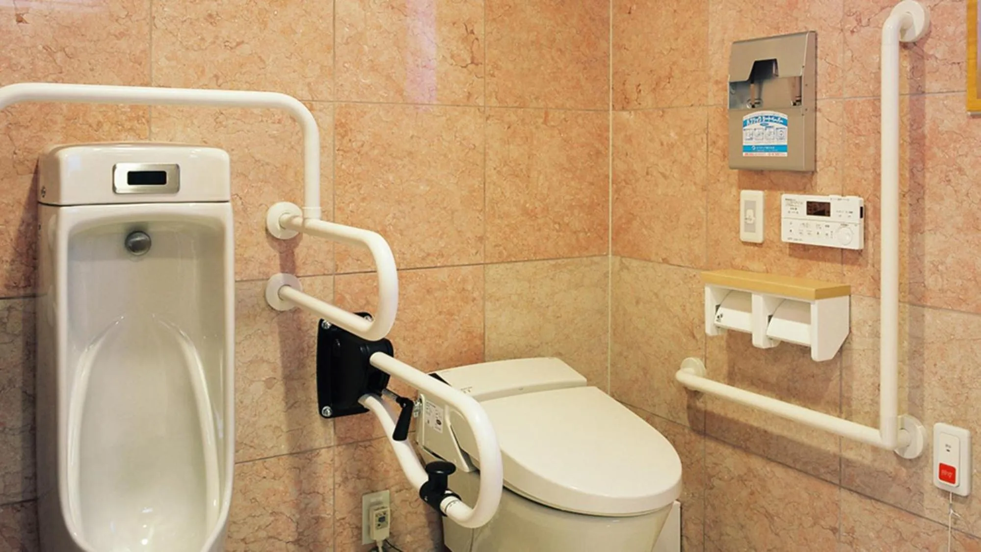 Toilet in Toyoko Inn Aioi eki Shinkansen guchi