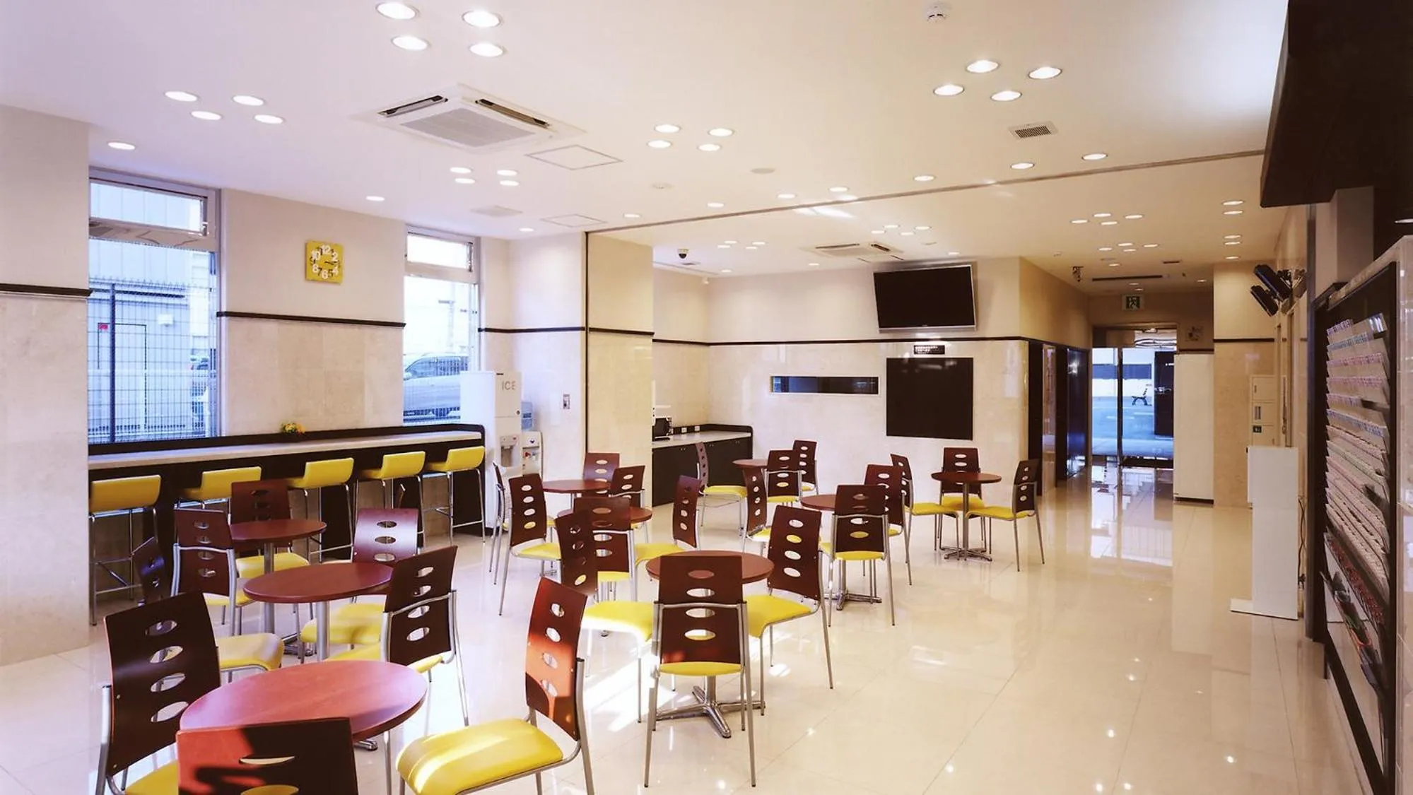 Lounge or bar in Toyoko Inn Tokyo Machida eki Odakyu sen Higashi guchi