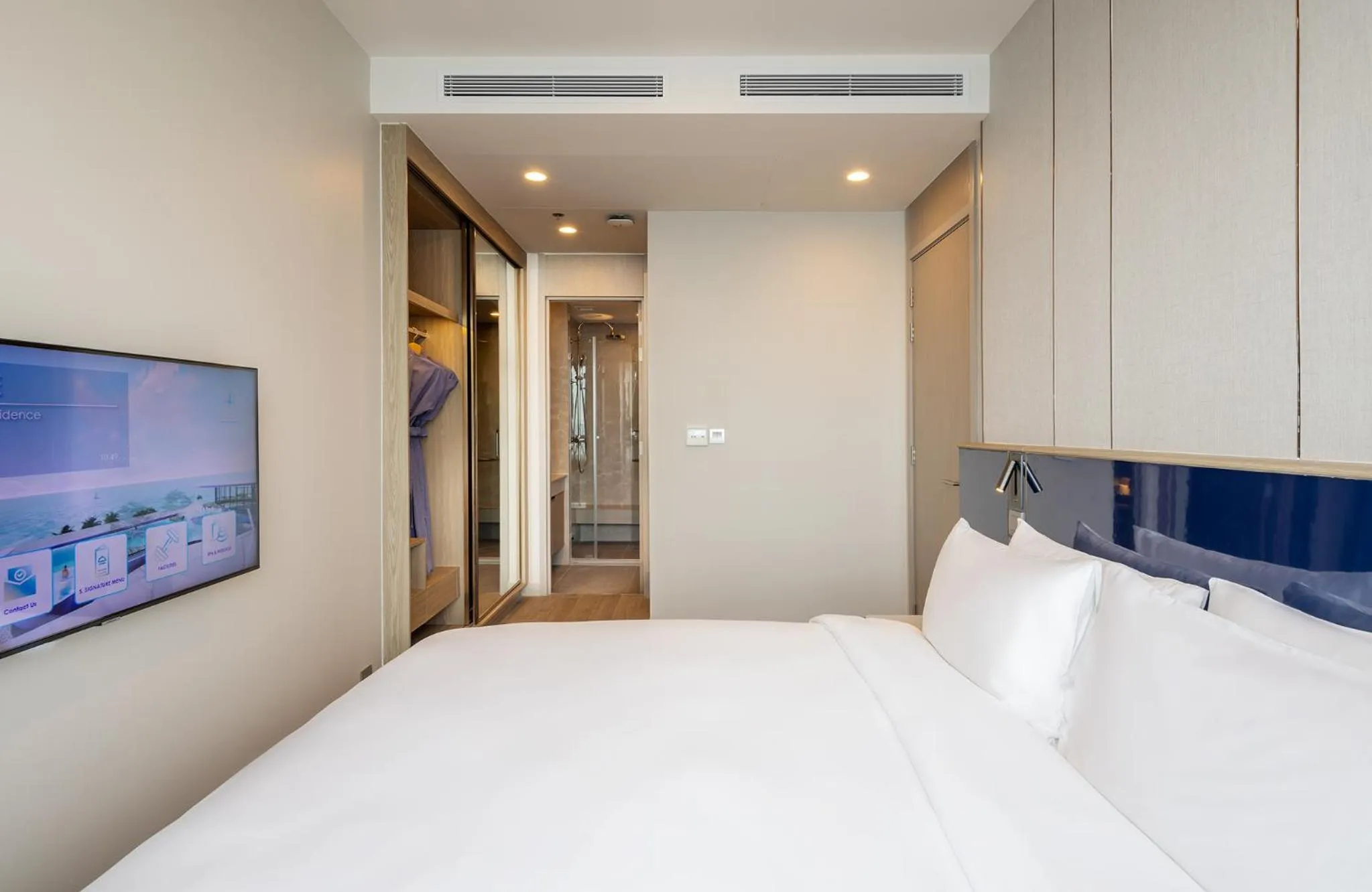 Bedroom, Bed in S Sriracha Hotel & Residence