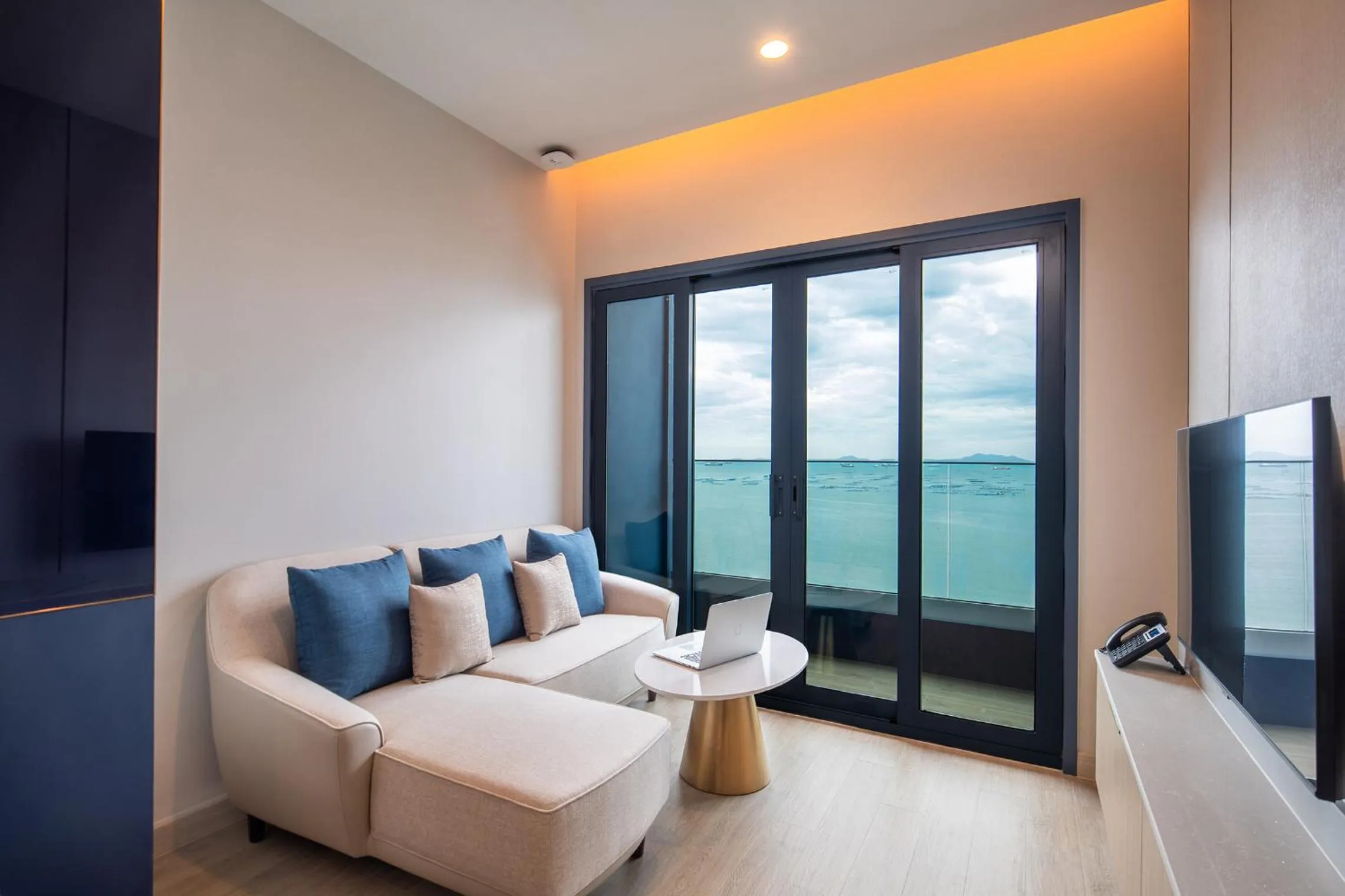 Living room in S Sriracha Hotel & Residence