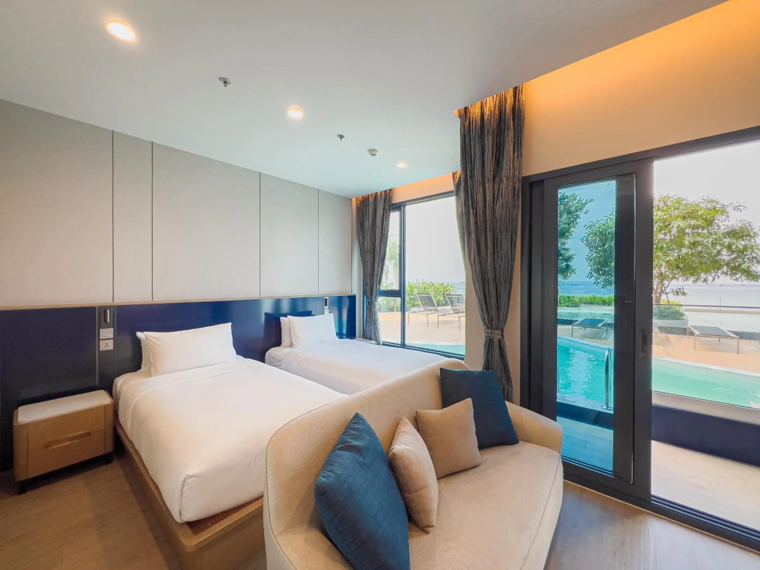 Deluxe Twin Room with Pool Access in S Sriracha Hotel & Residence Deluxe Twin Room with Pool Access in S Sriracha Hotel & Residence