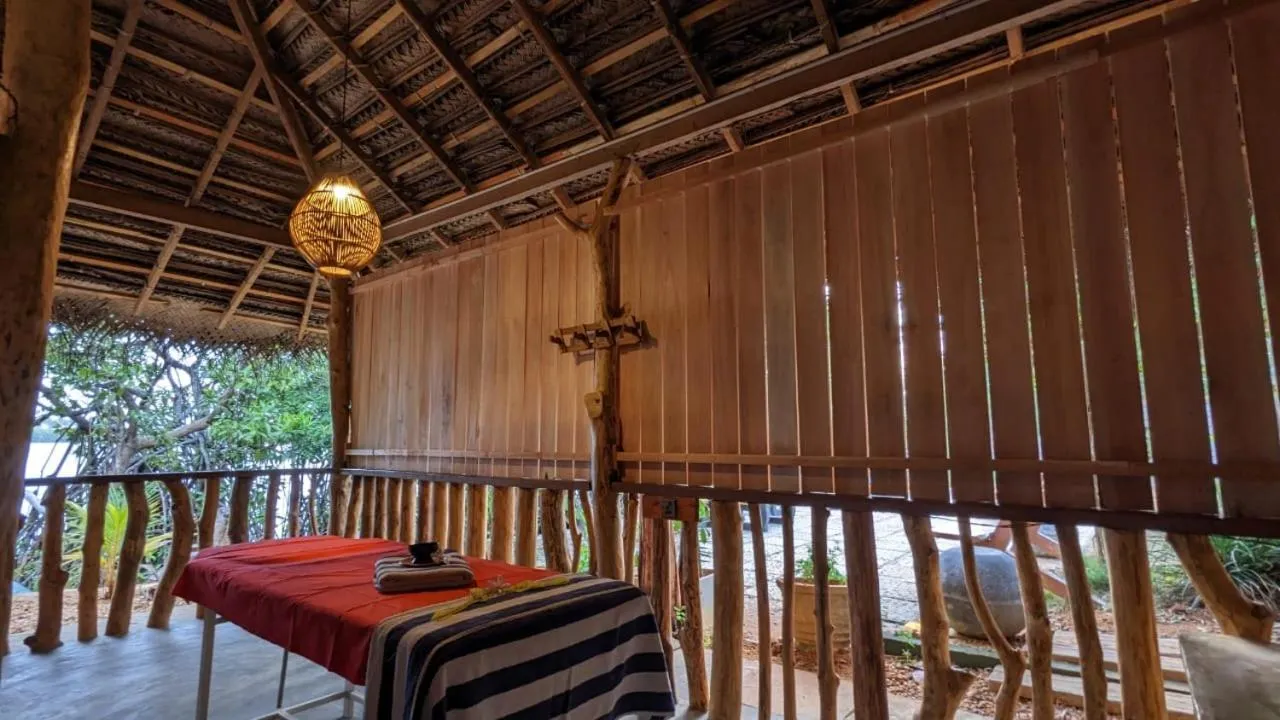 Lagoon gate Tangalle Resort