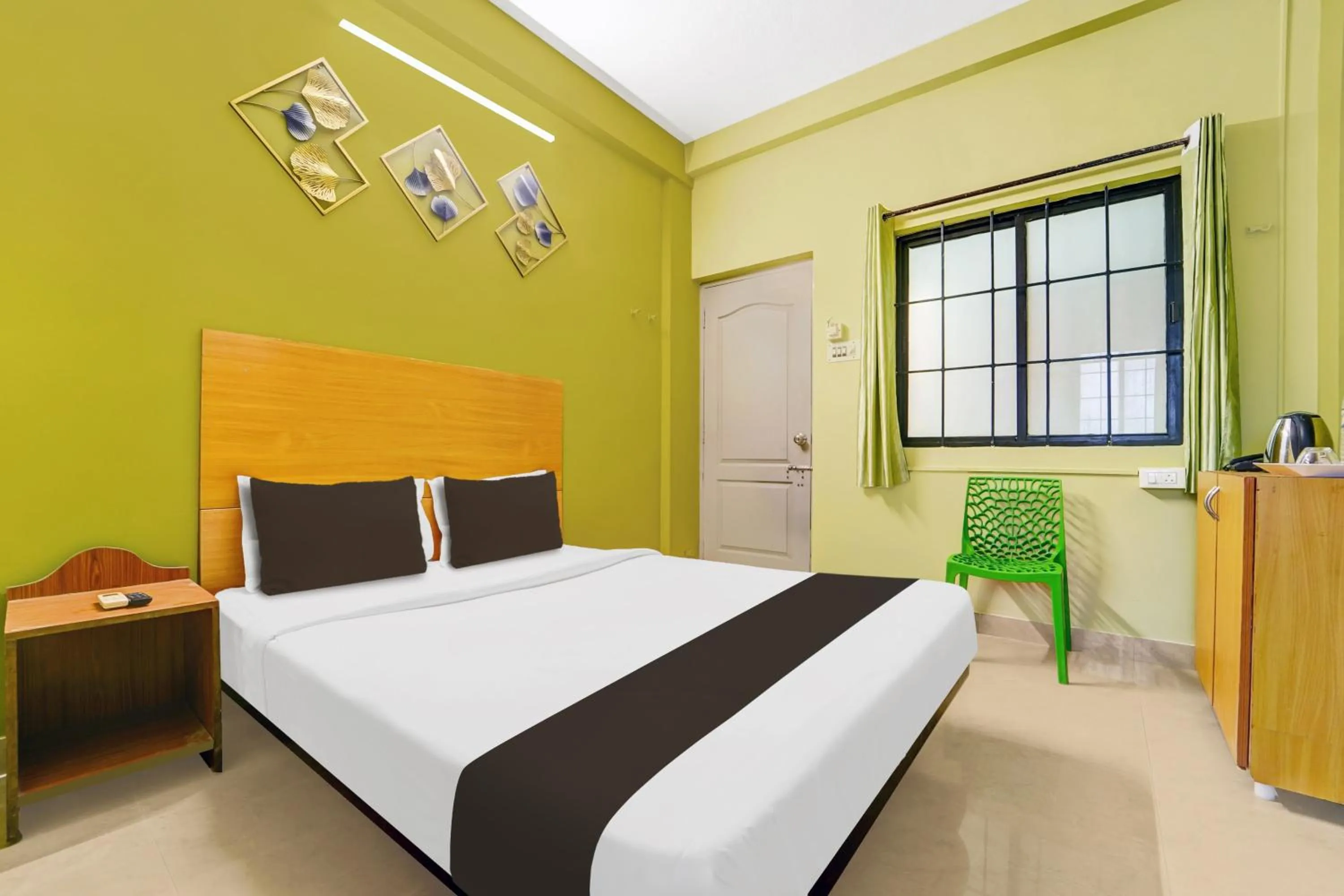 Bedroom in Hotel O Magical Crown Inn