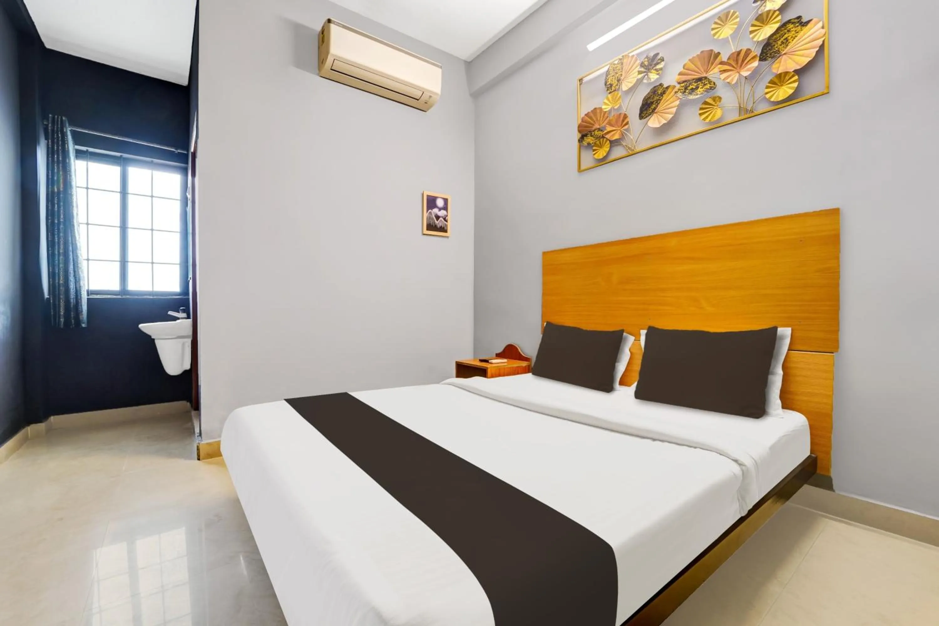 Bedroom in Hotel O Magical Crown Inn