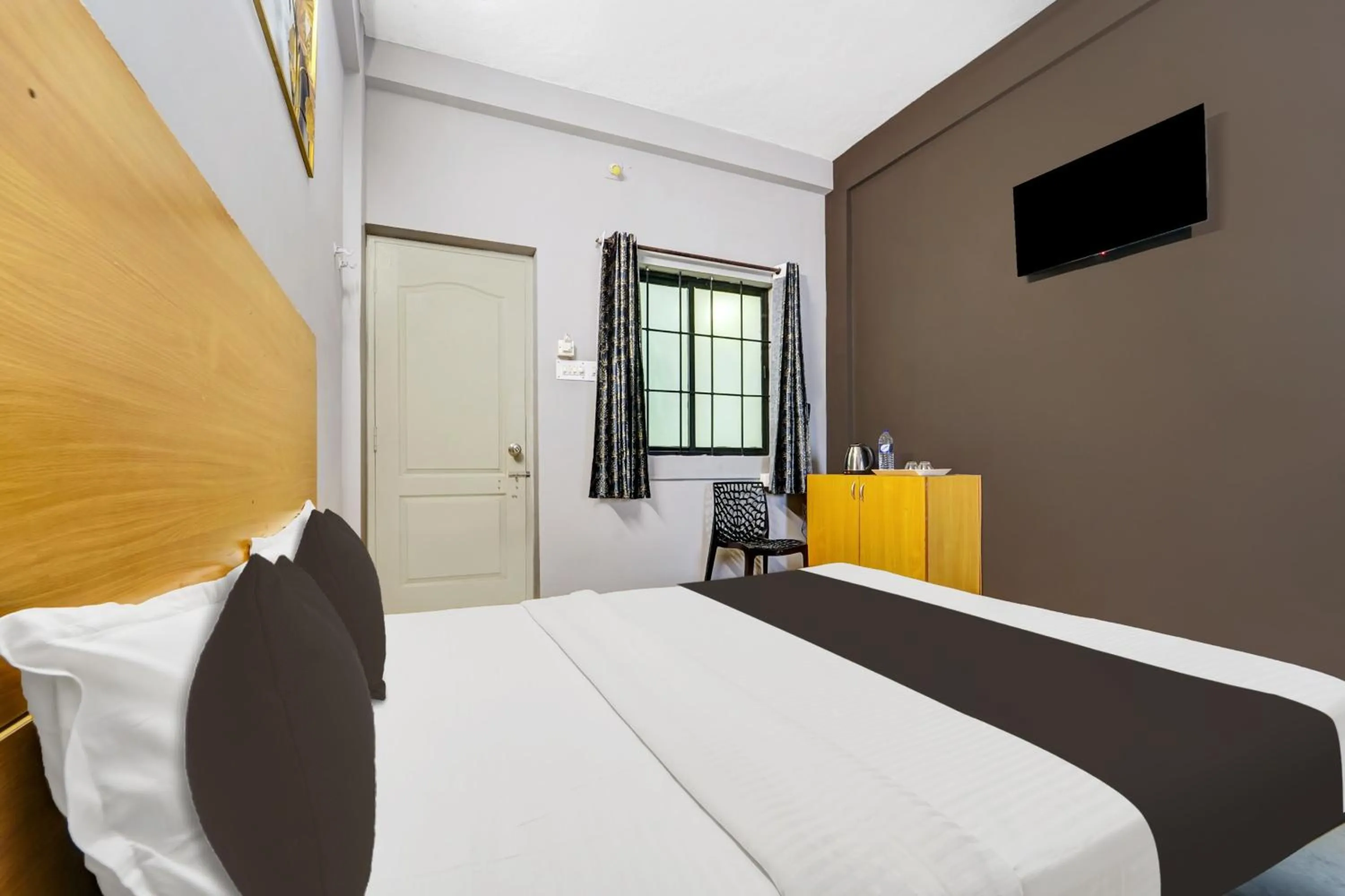 Bedroom in Hotel O Magical Crown Inn