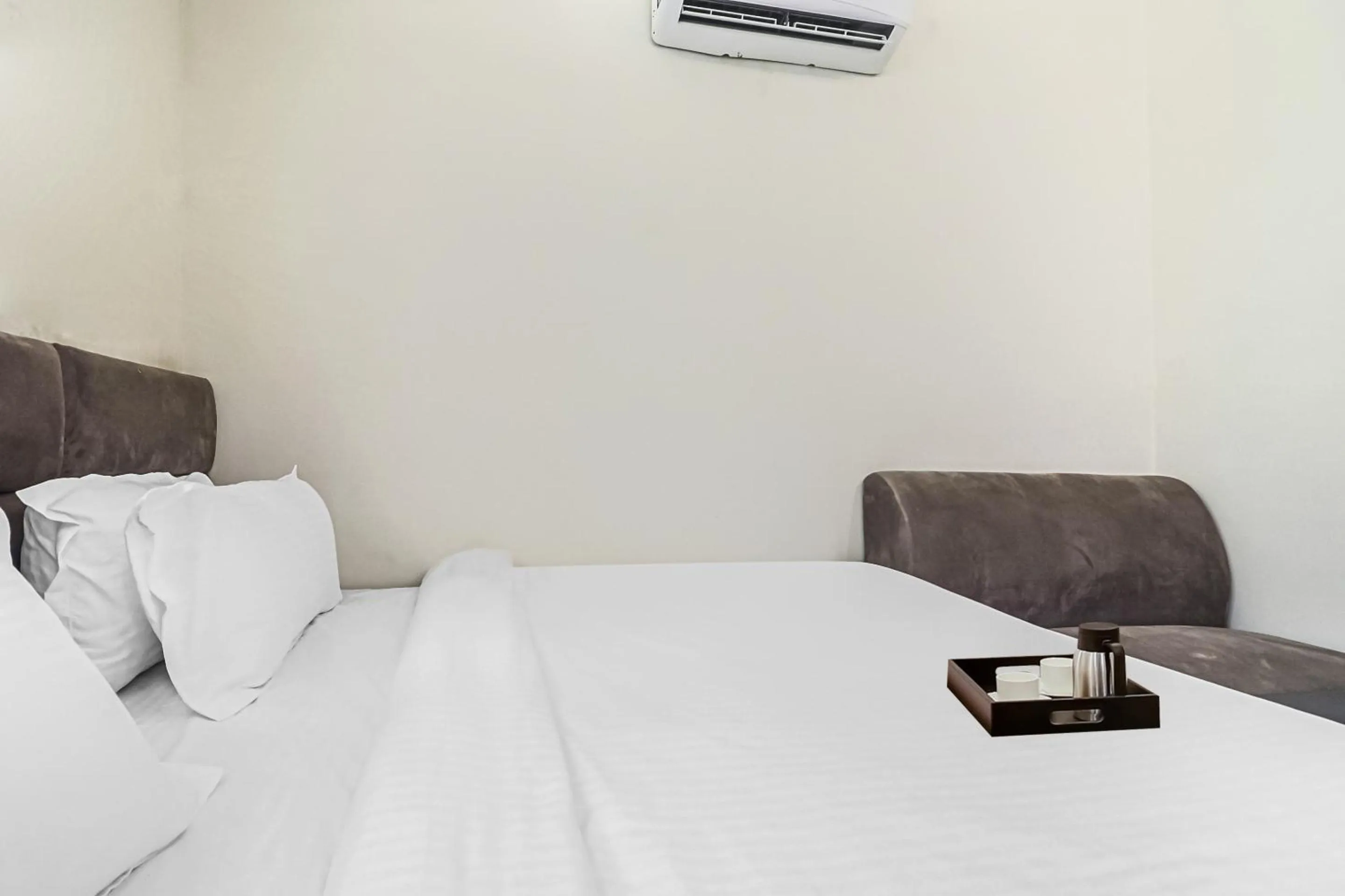 Bedroom, Bed in Super Townhouse Marina