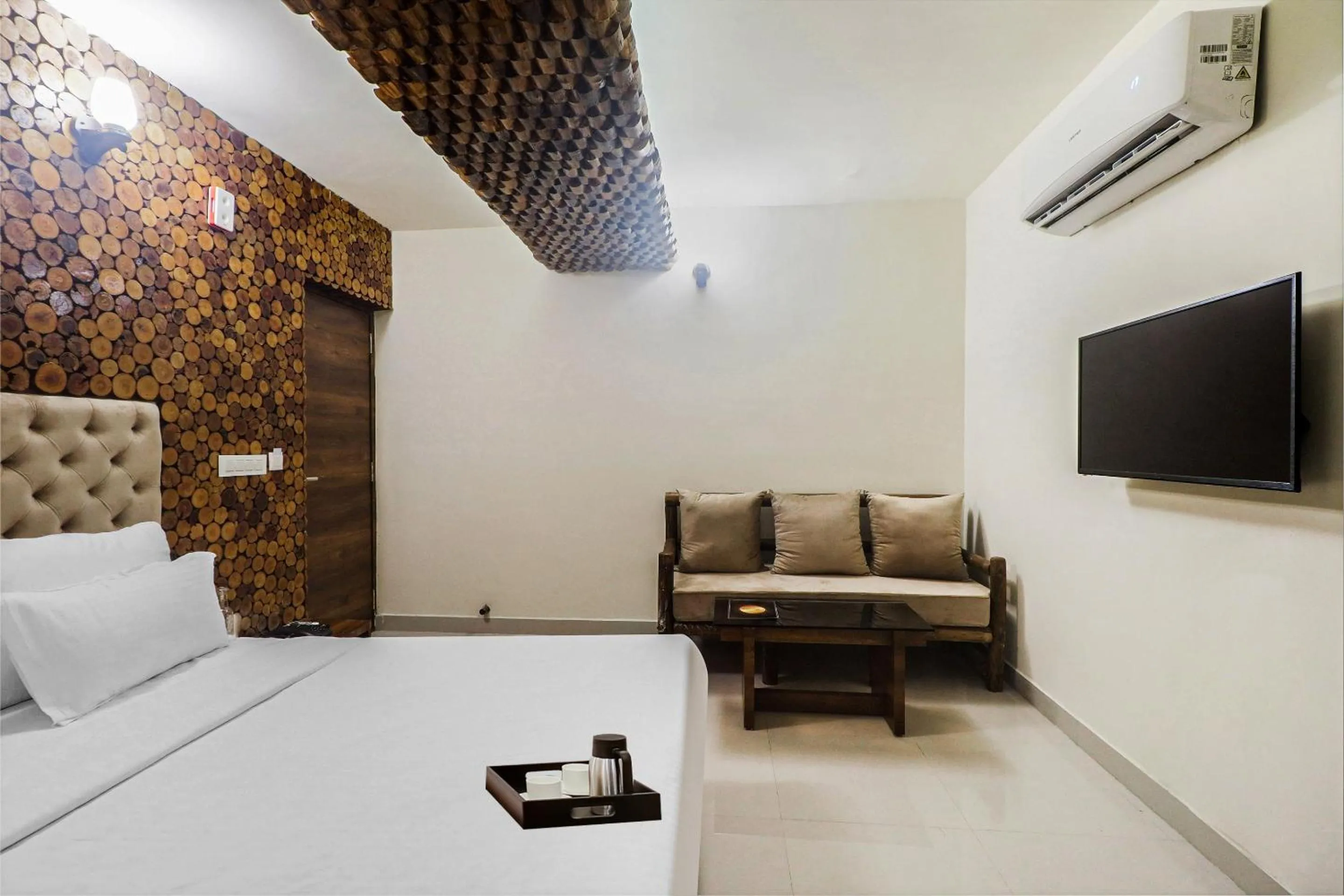 Bedroom, Bed in Super Townhouse Marina