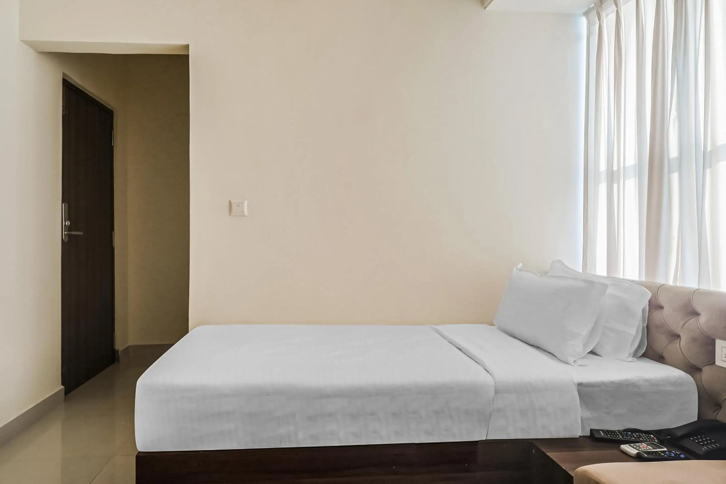 Bedroom, Bed in Super Townhouse Marina