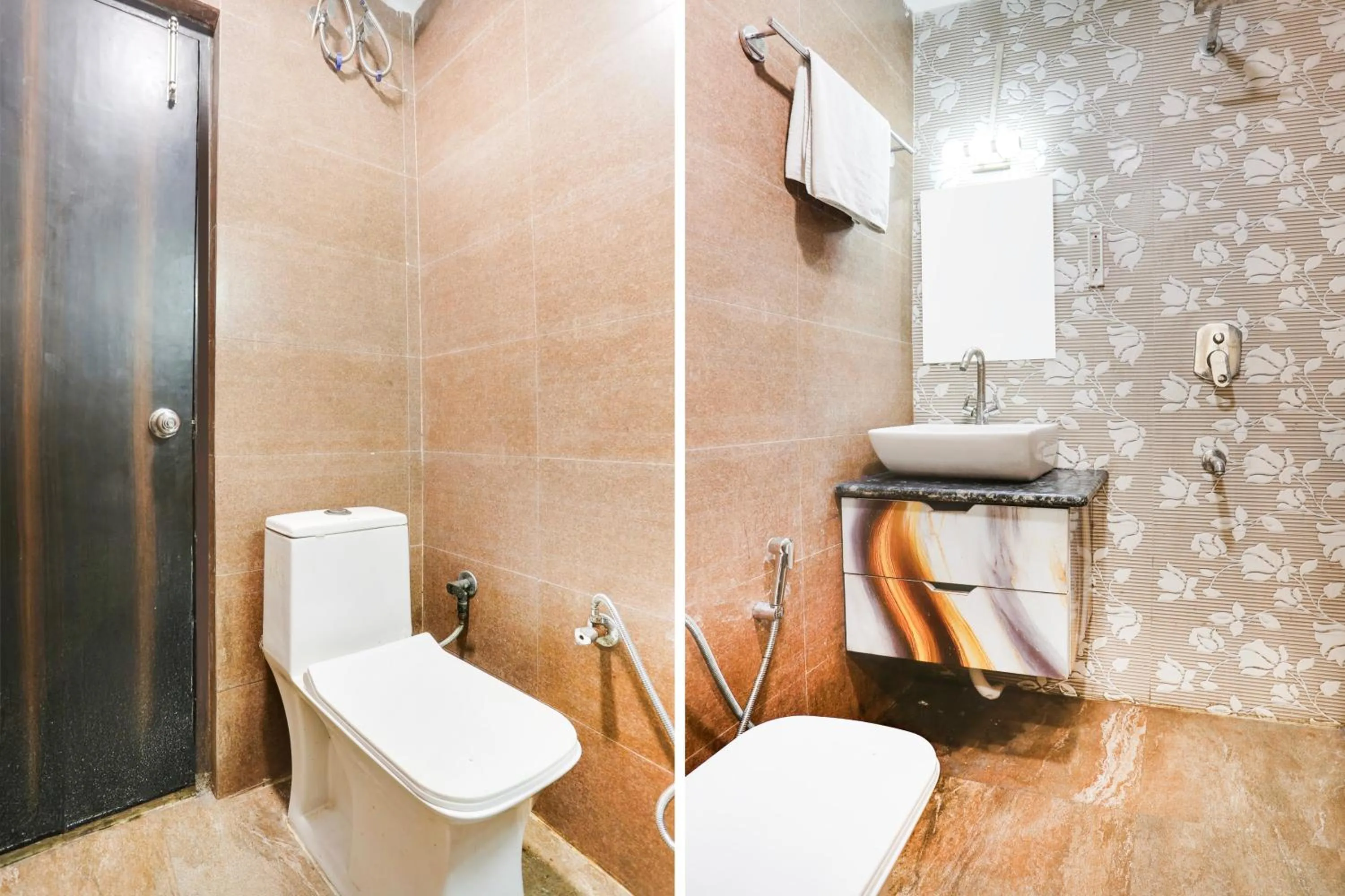 Bathroom in Collection O Golden Key Near TDI Mall