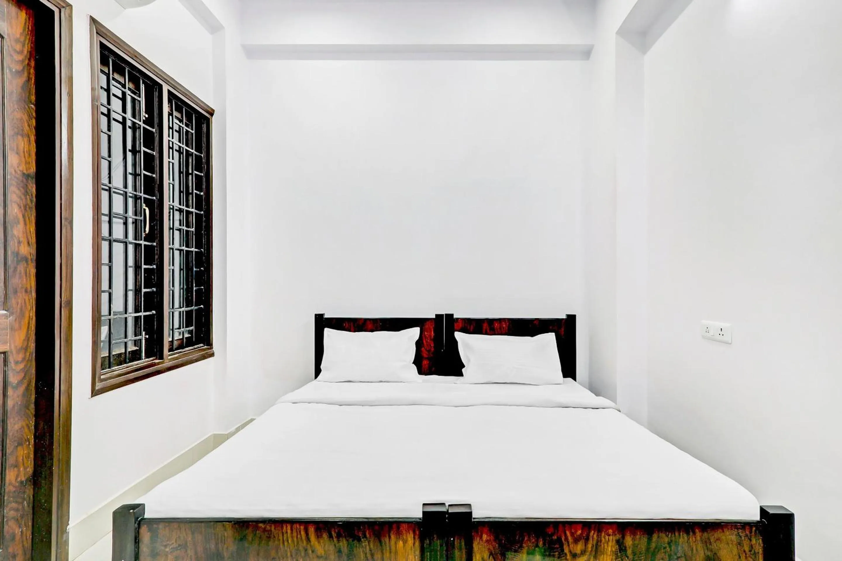 Bedroom, Bed in Hotel O The Lemongrass