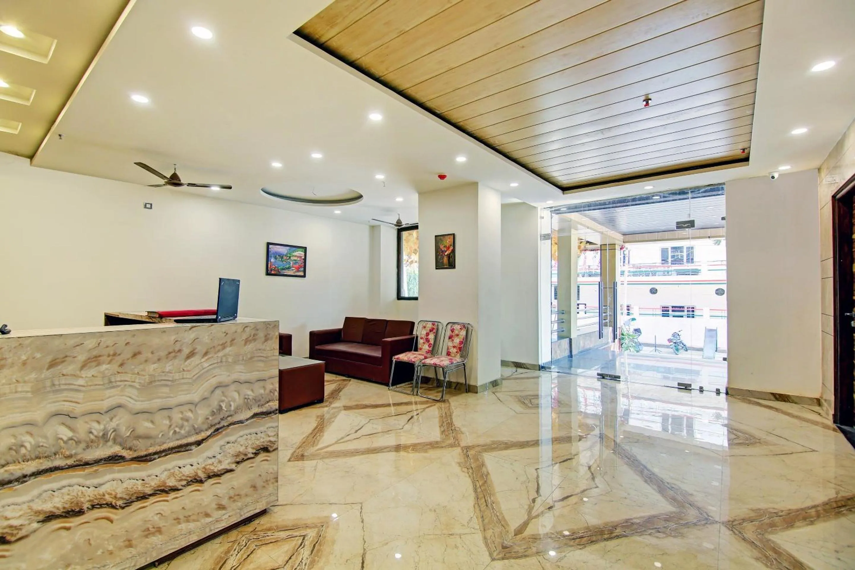 Lobby or reception in Hotel O Kinsfolk Inn