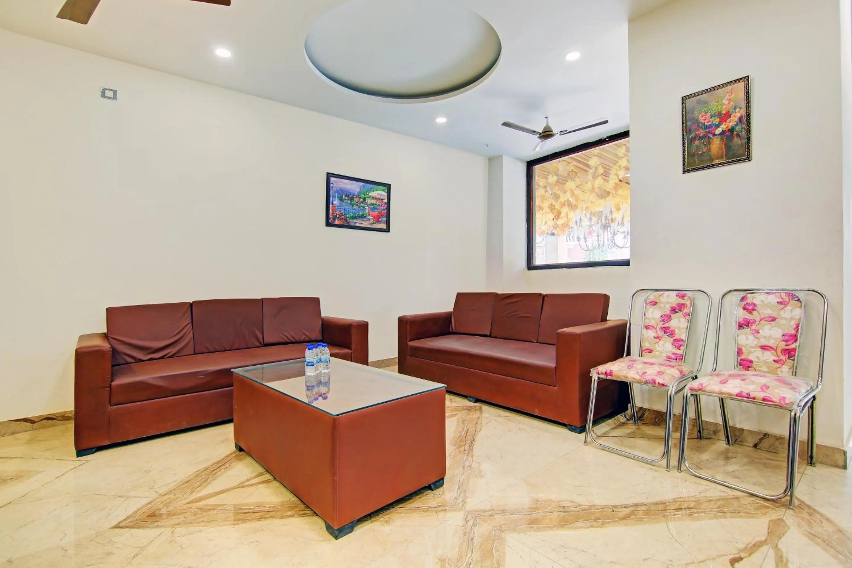 Lobby or reception in Hotel O Kinsfolk Inn