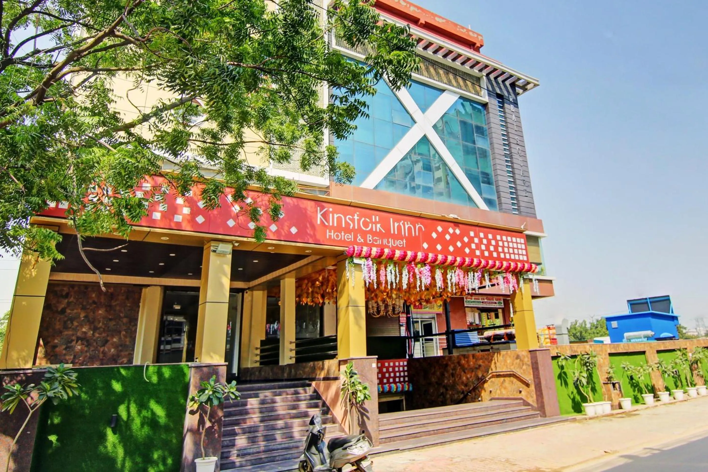 Facade/entrance in Hotel O Kinsfolk Inn