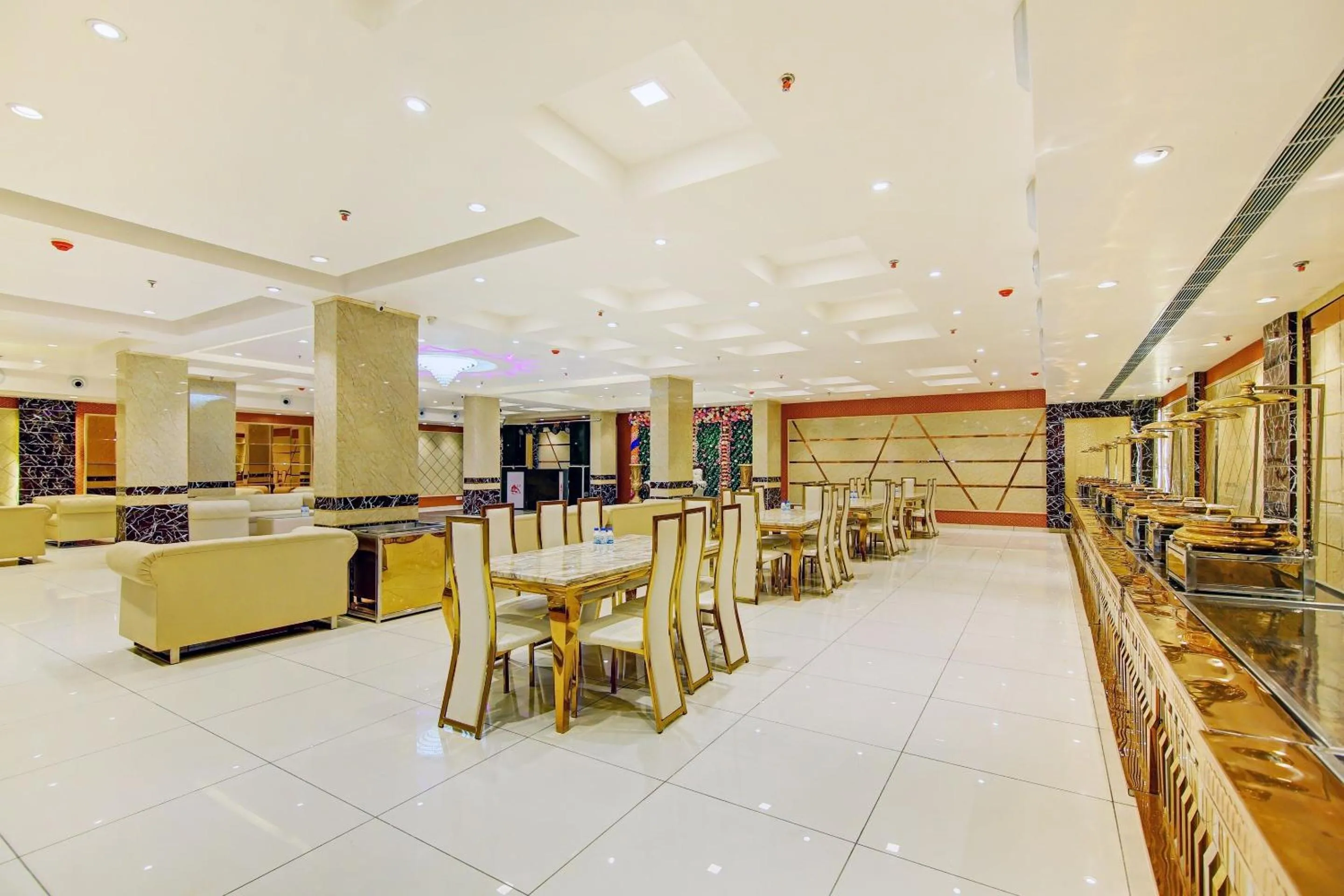 Lobby or reception in Hotel O Kinsfolk Inn