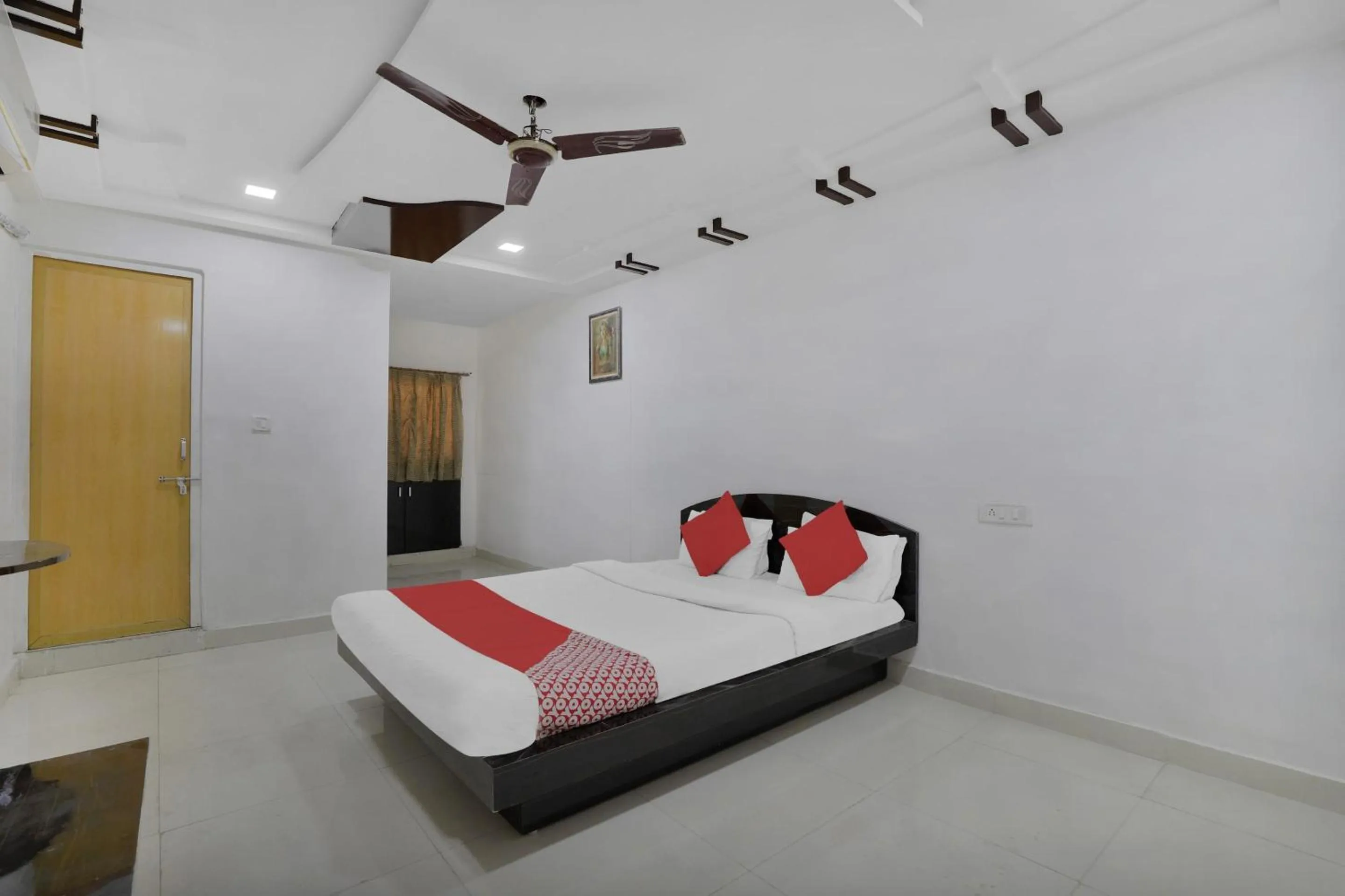 Bedroom, Bed in Hotel O Rudra Palace