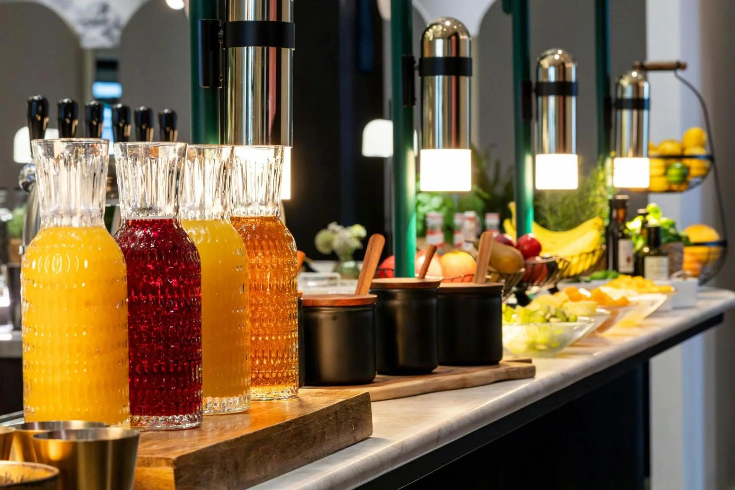 Restaurant/places to eat in Sapphire House Antwerp, Autograph Collection